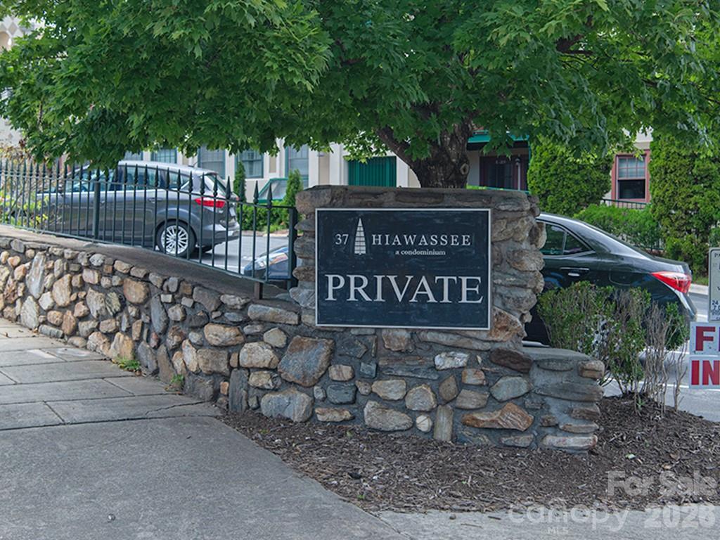 Condominium at 37 Hiawassee Street, Asheville, photo 21 of 22