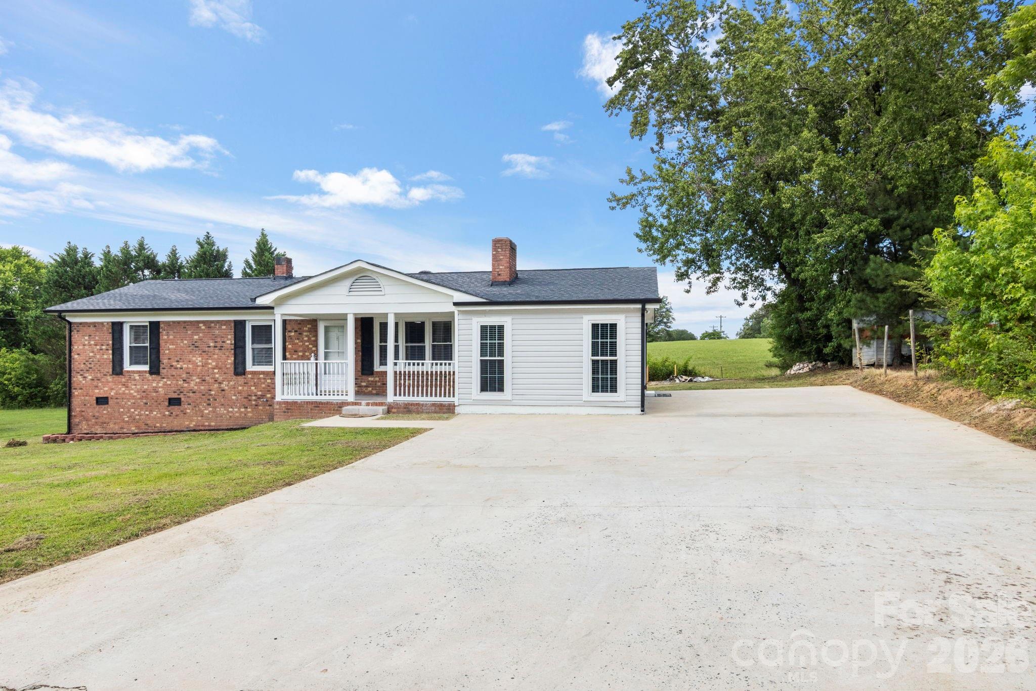 Single Family Residence at 904 Long Street, Oakboro, photo 2 of 30