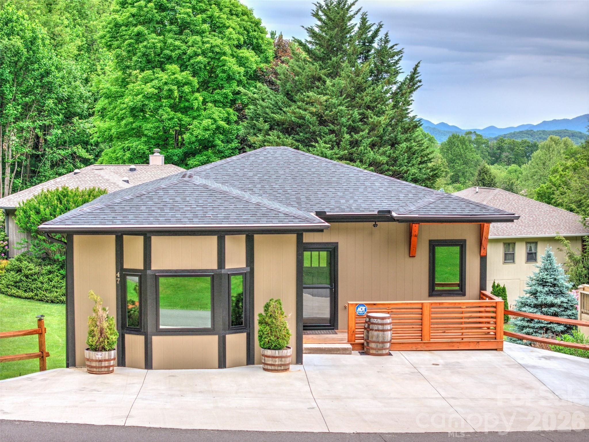 Single Family Residence at 47 Winghaven Heights, Waynesville, photo 15 of 22
