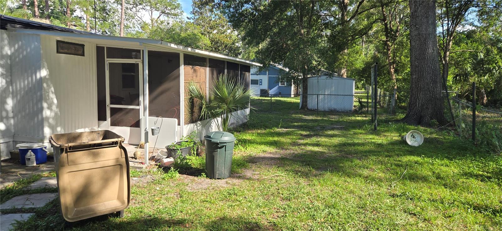 Manufactured Home at 45627 PENNSYLVANIA ST, PAISLEY, photo 14 of 17