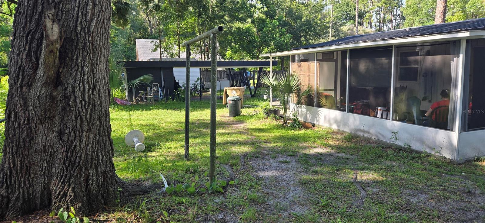 Manufactured Home at 45627 PENNSYLVANIA ST, PAISLEY, photo 15 of 17