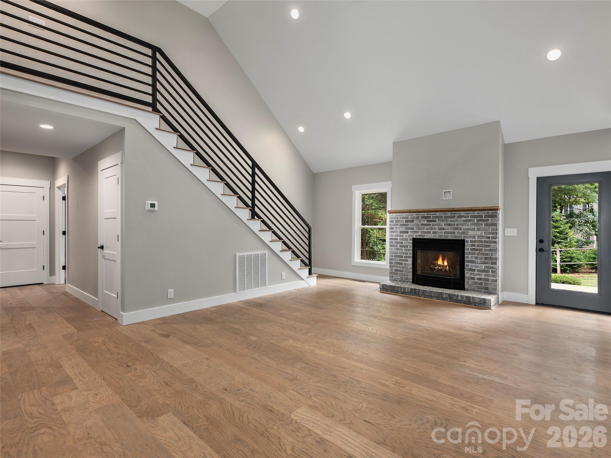 Single Family Residence at 104 Arrowood Lane, Hendersonville, photo 6 of 36