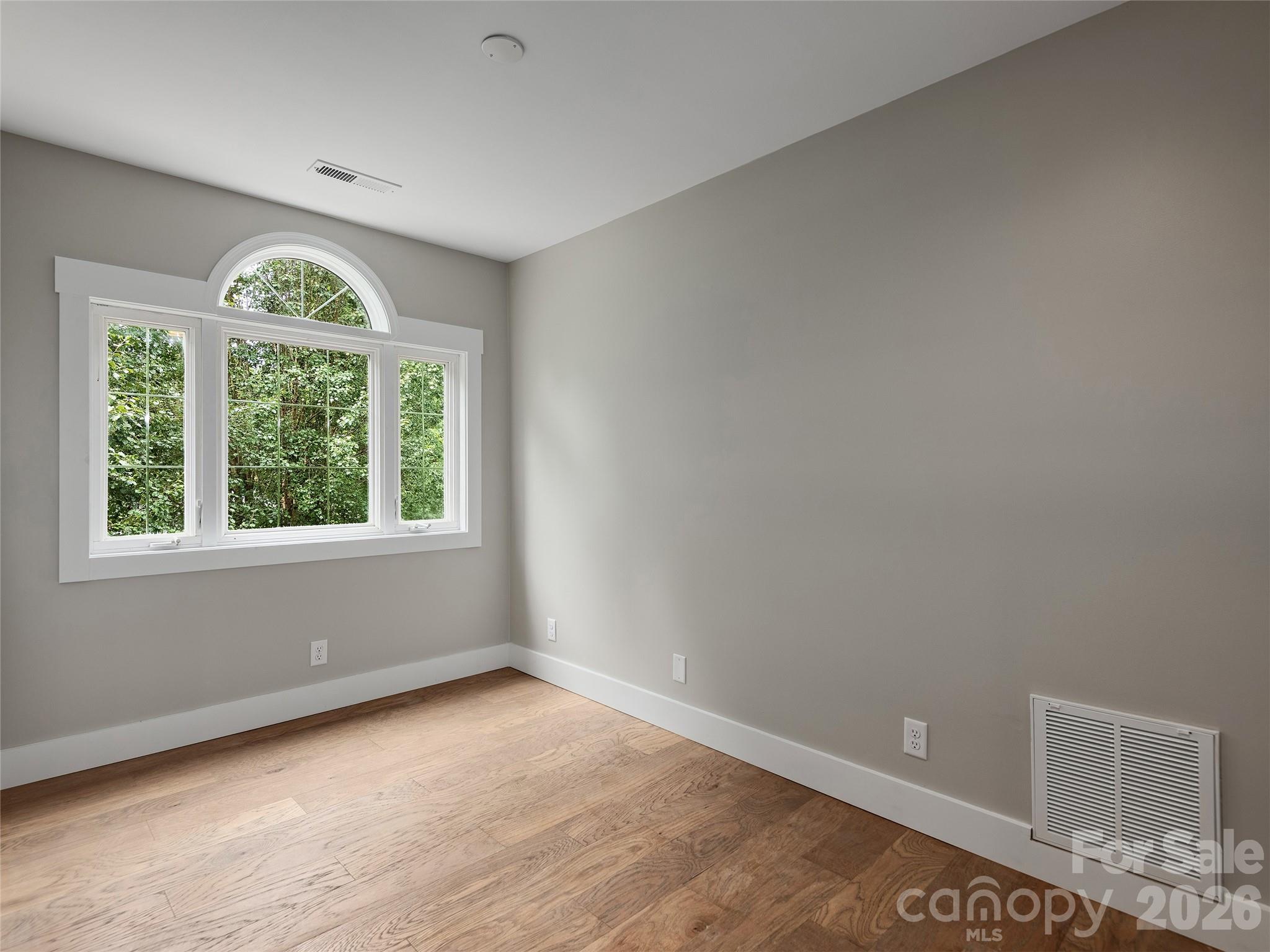 Single Family Residence at 104 Arrowood Lane, Hendersonville, photo 27 of 36