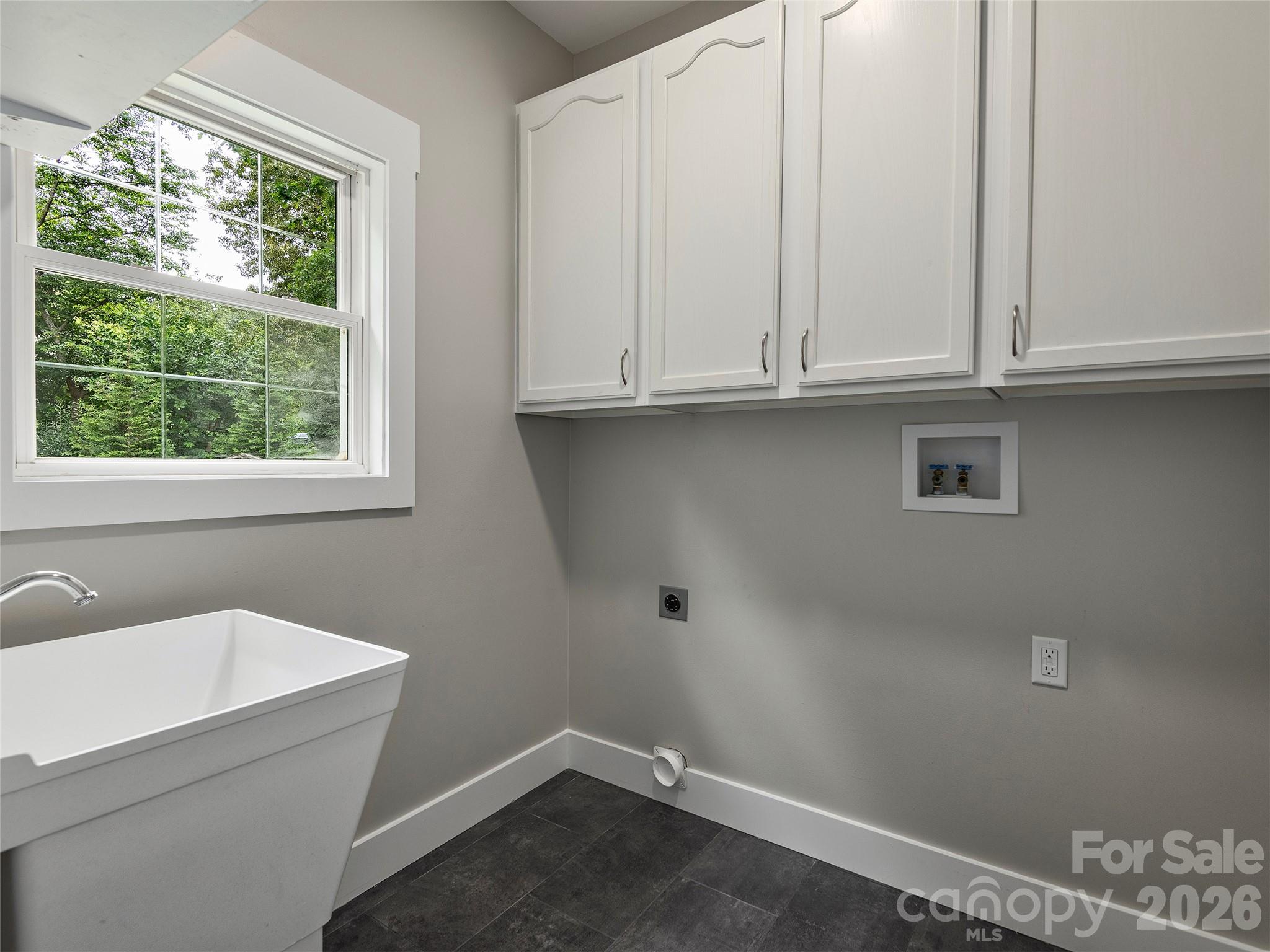 Single Family Residence at 104 Arrowood Lane, Hendersonville, photo 29 of 36