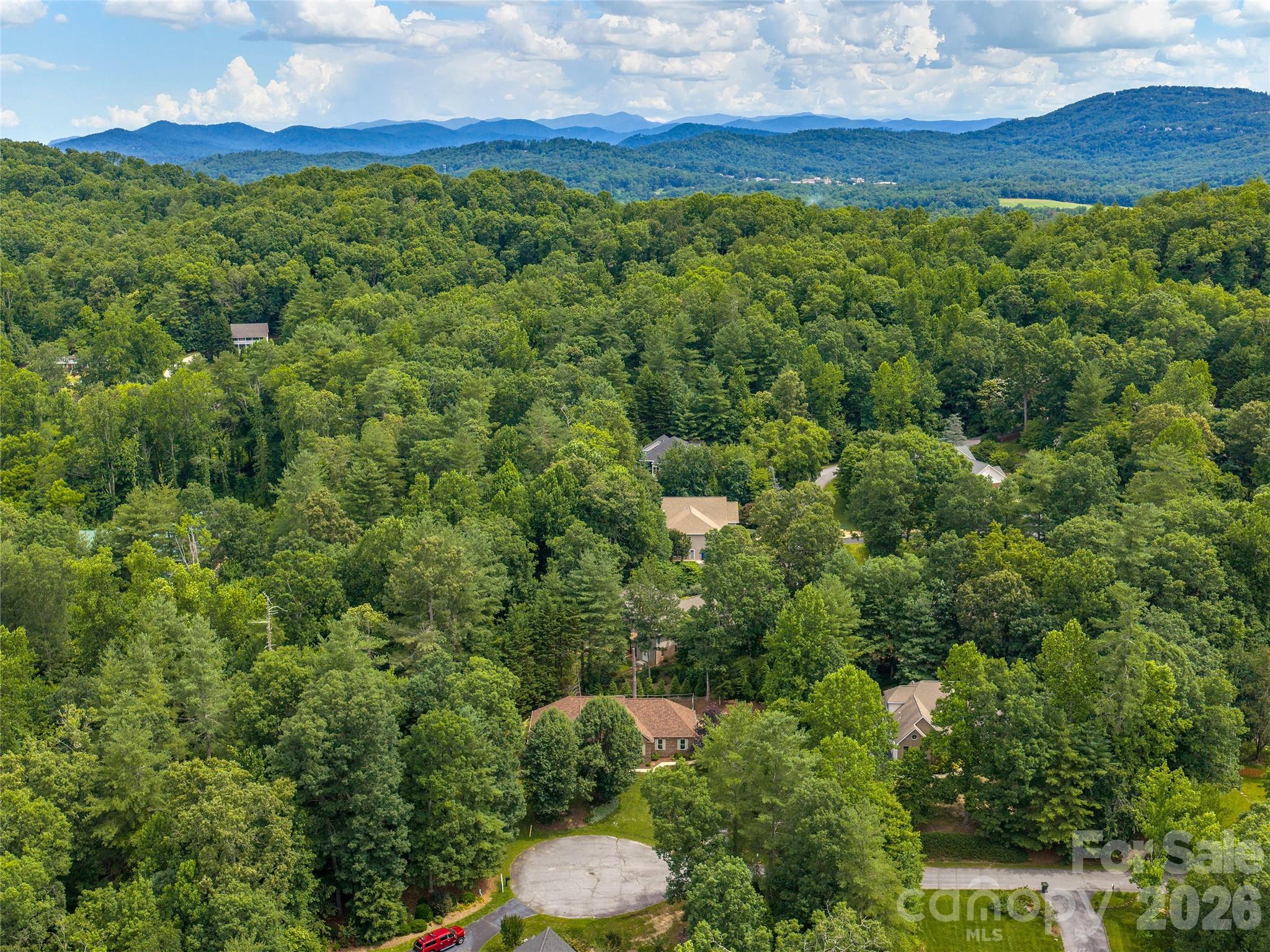 Single Family Residence at 104 Arrowood Lane, Hendersonville, photo 34 of 36