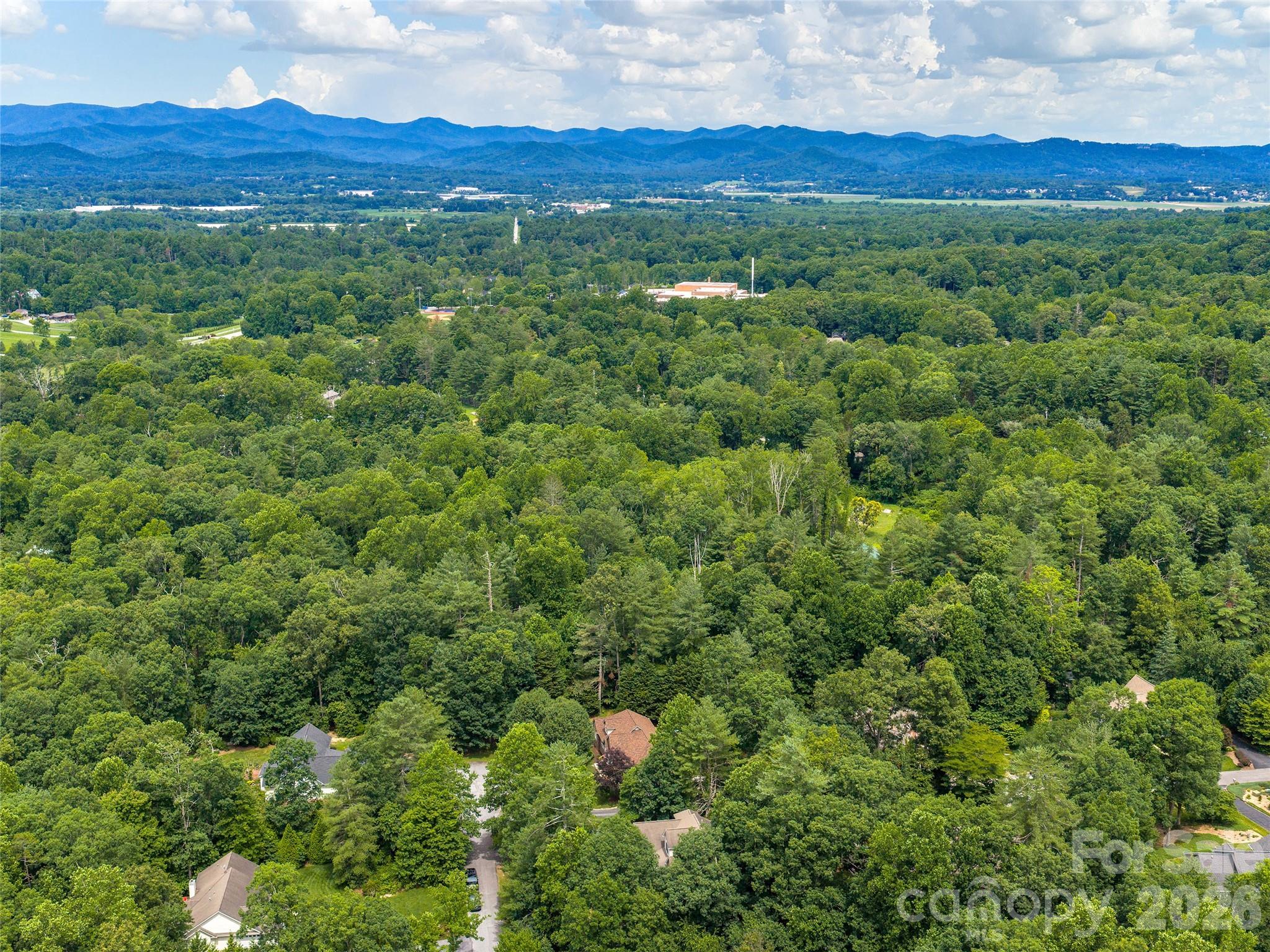 Single Family Residence at 104 Arrowood Lane, Hendersonville, photo 35 of 36