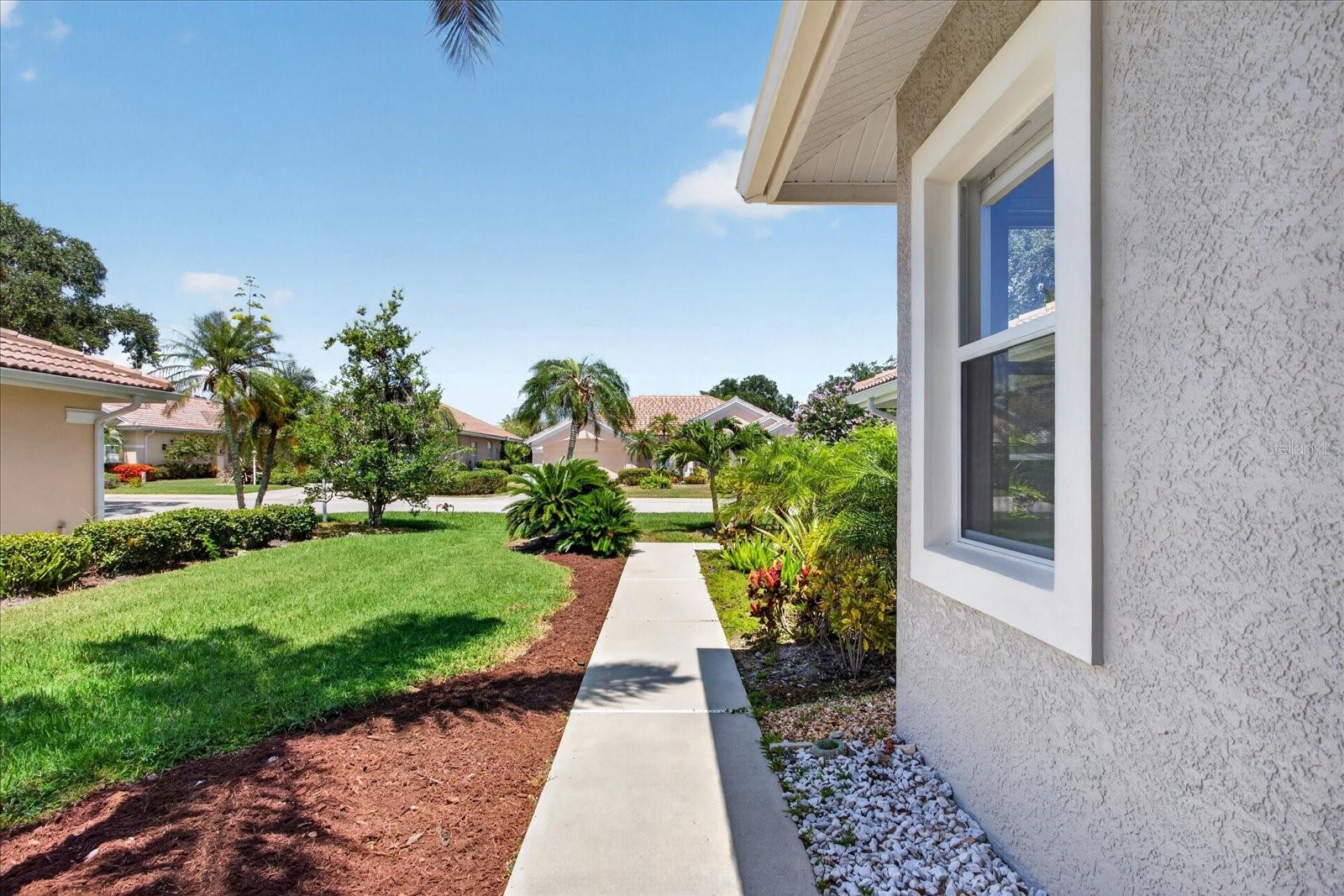 Single Family Residence at 6726 HICKORY HAMMOCK CIR, BRADENTON, photo 8 of 77
