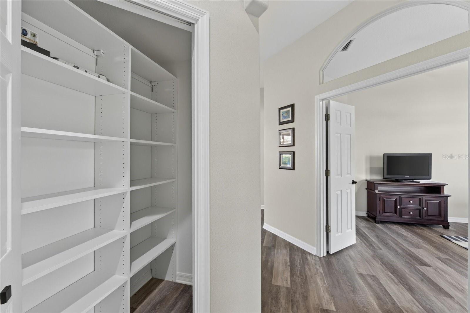 Single Family Residence at 6726 HICKORY HAMMOCK CIR, BRADENTON, photo 17 of 77