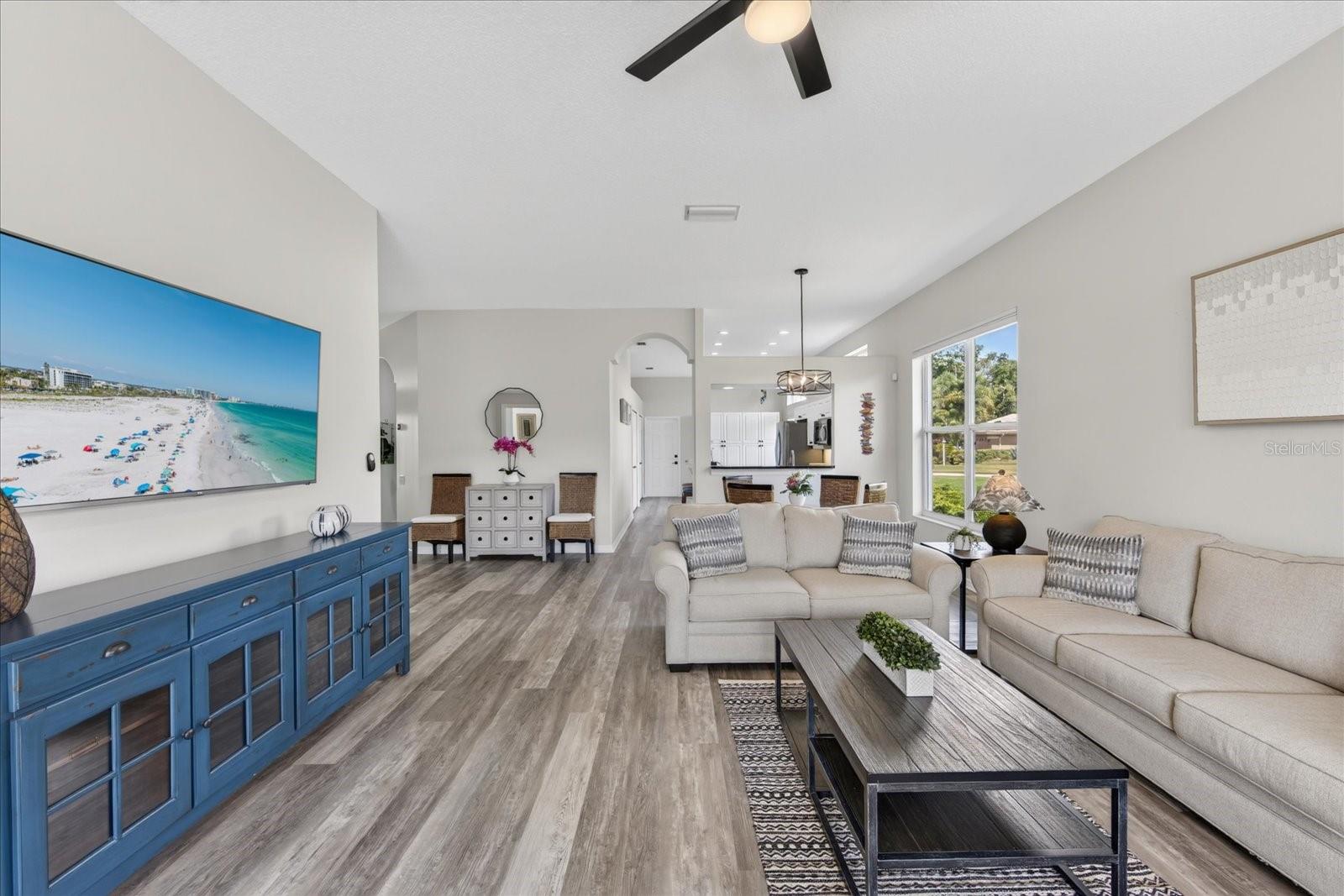 Single Family Residence at 6726 HICKORY HAMMOCK CIR, BRADENTON, photo 19 of 77