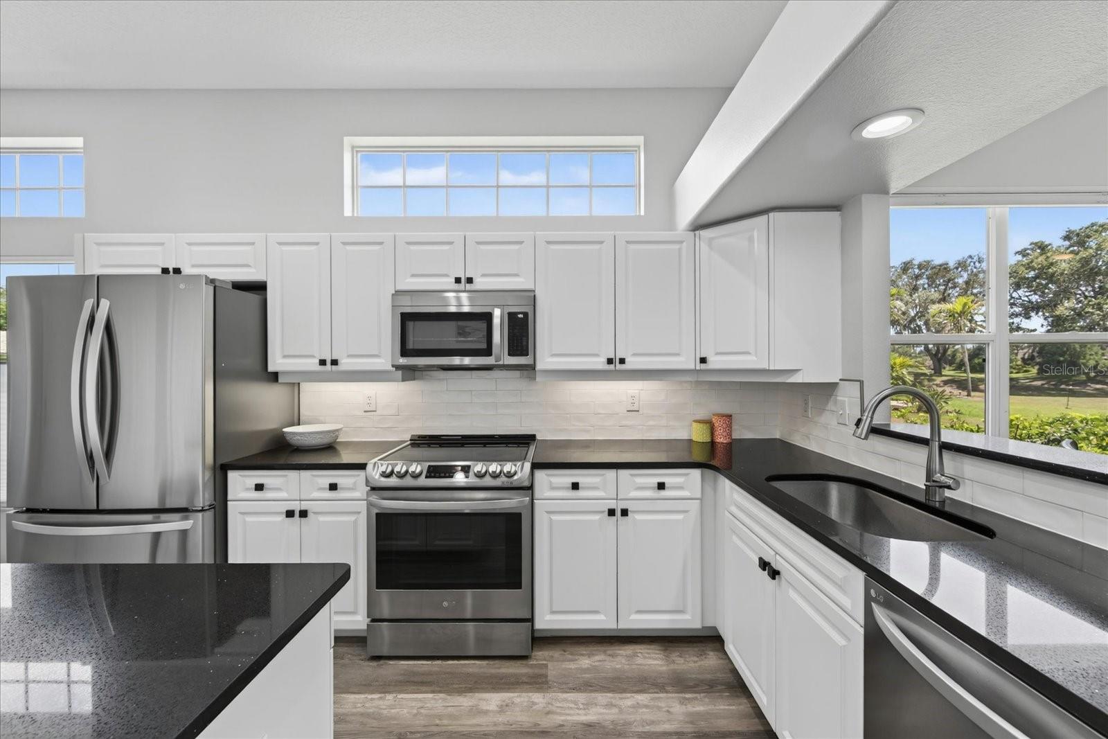 Single Family Residence at 6726 HICKORY HAMMOCK CIR, BRADENTON, photo 21 of 77