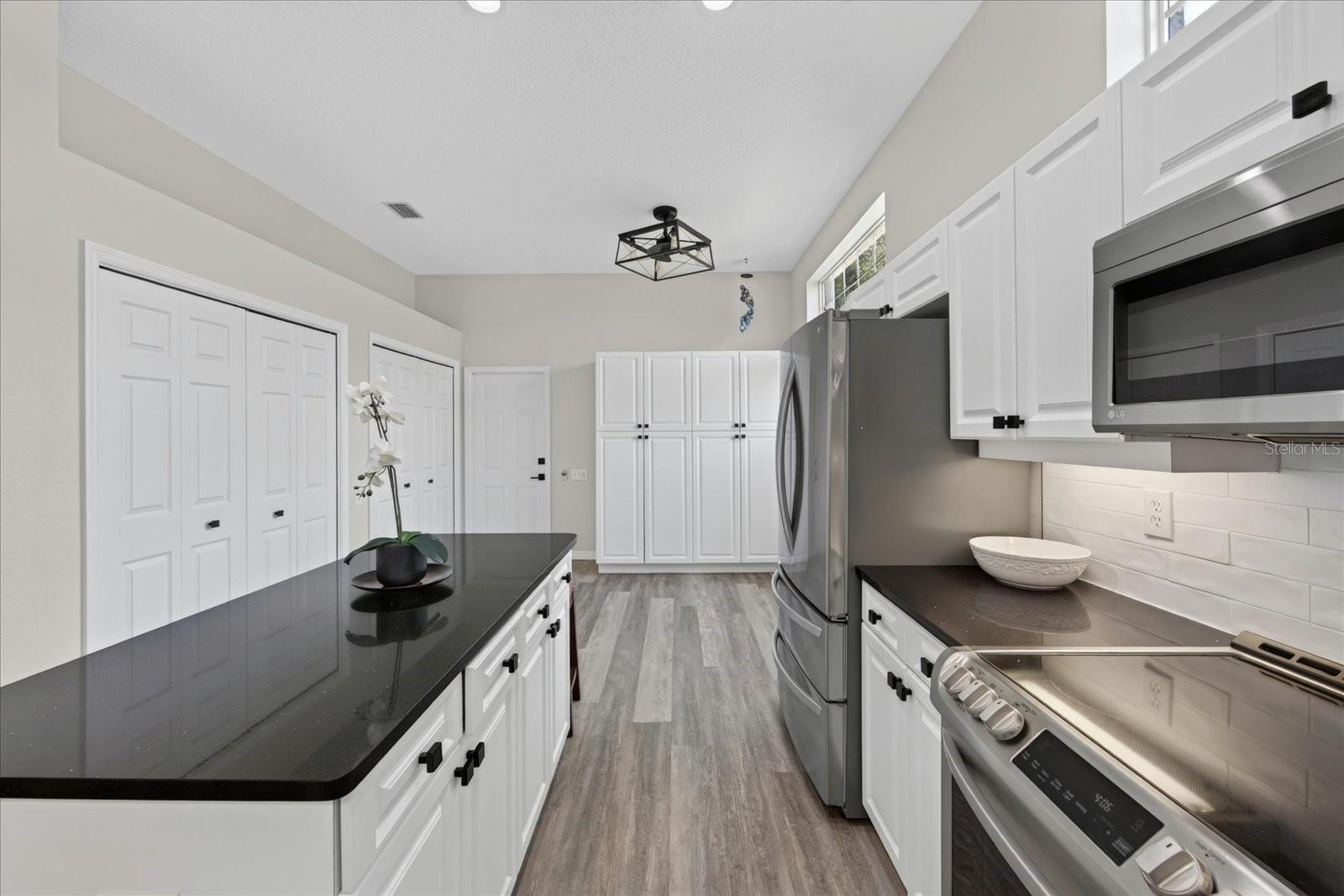 Single Family Residence at 6726 HICKORY HAMMOCK CIR, BRADENTON, photo 24 of 77