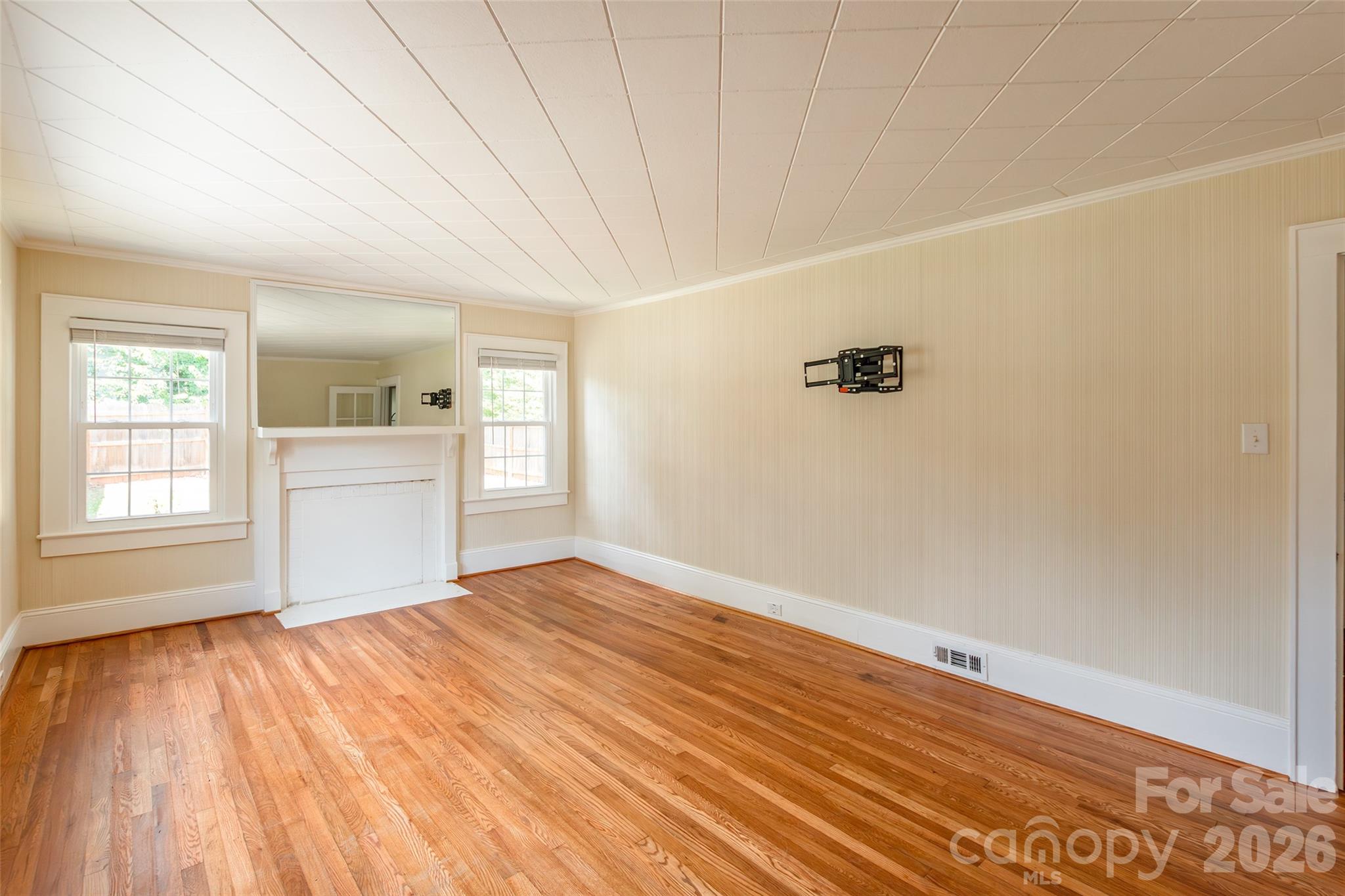 Single Family Residence at 168 Park Street, Statesville, photo 8 of 27