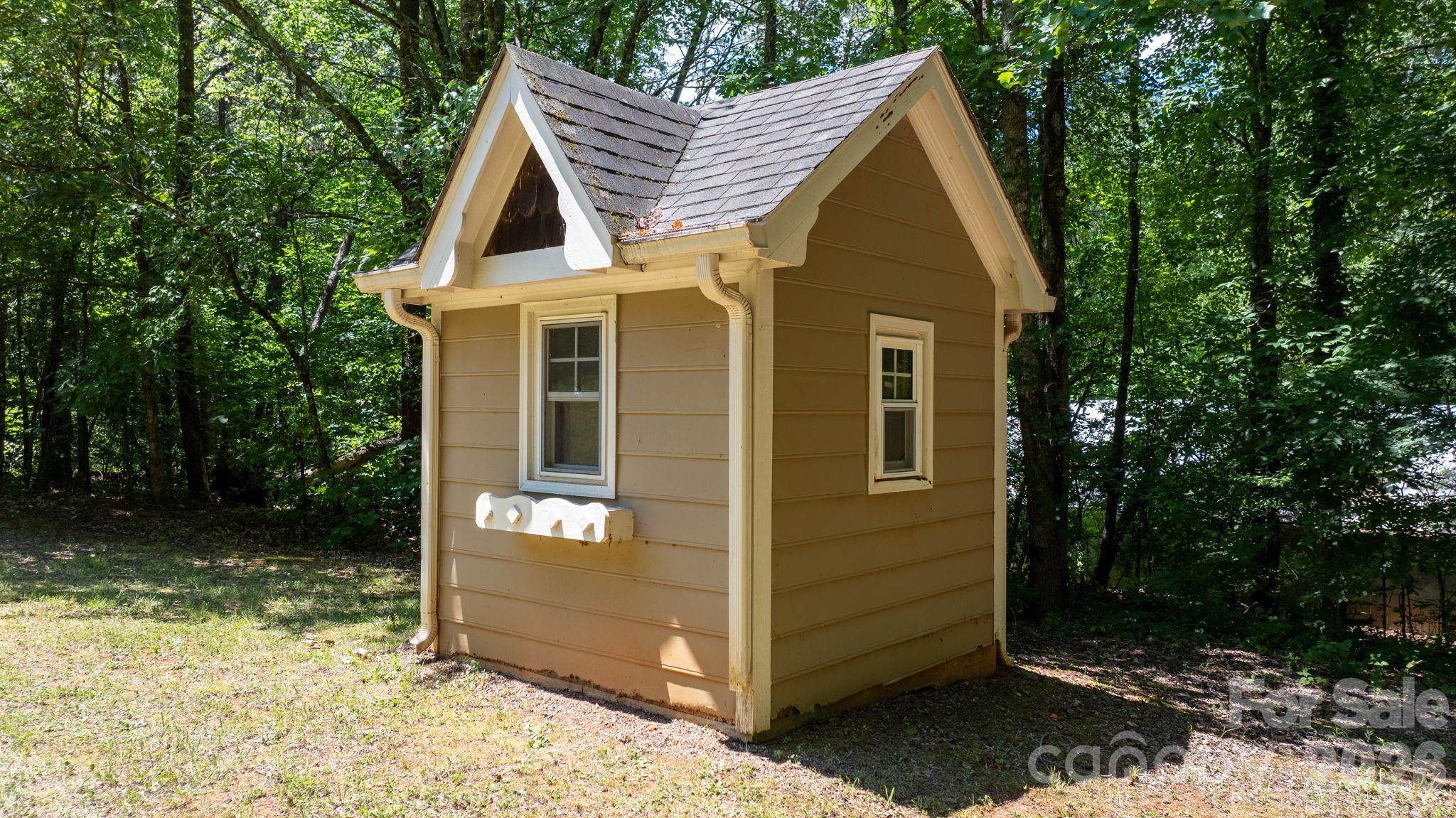 Well House - 4093 Fairview Drive, Maiden