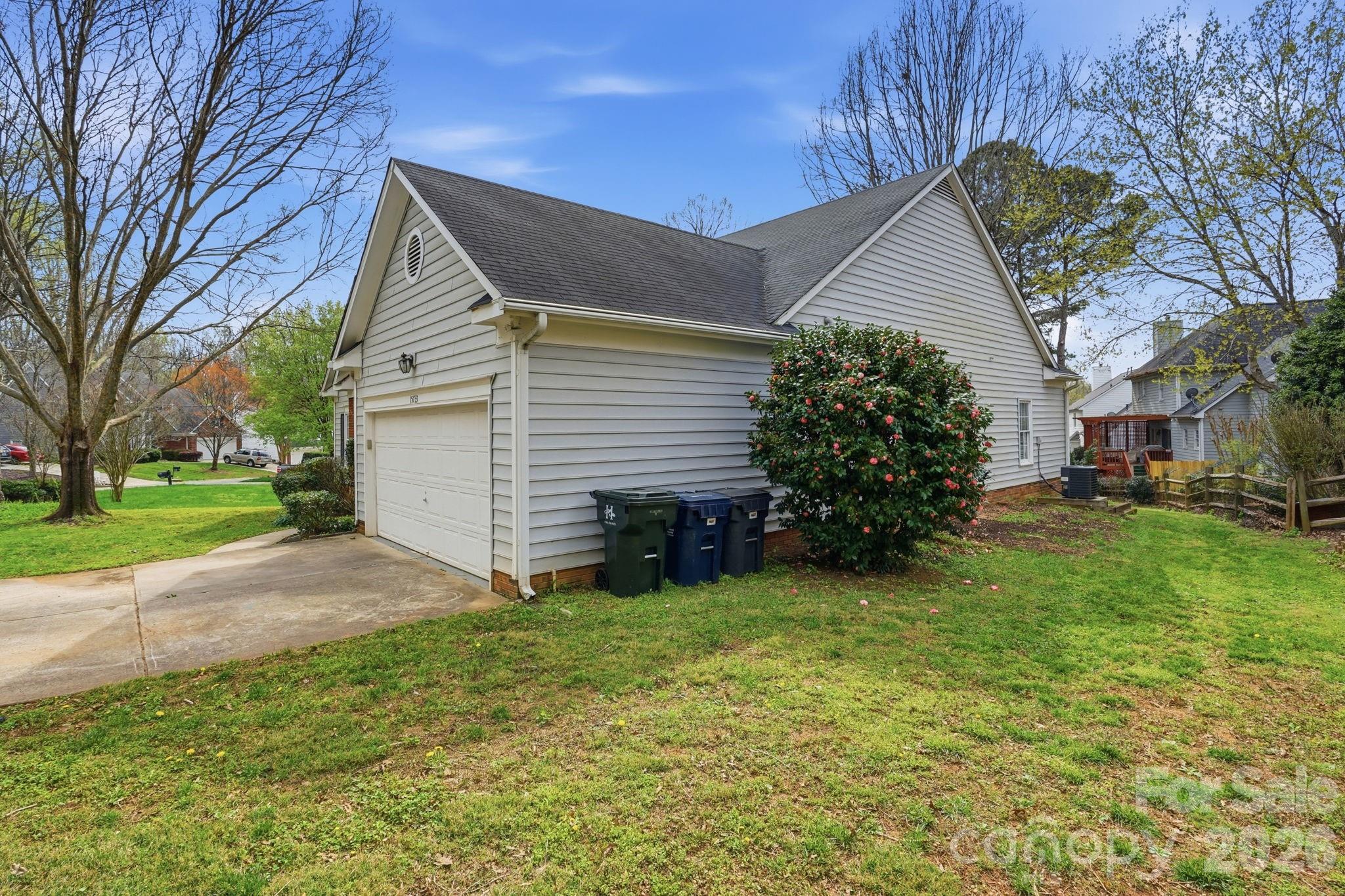 Single Family Residence at 15733 Berryfield Street, Huntersville, photo 3 of 46