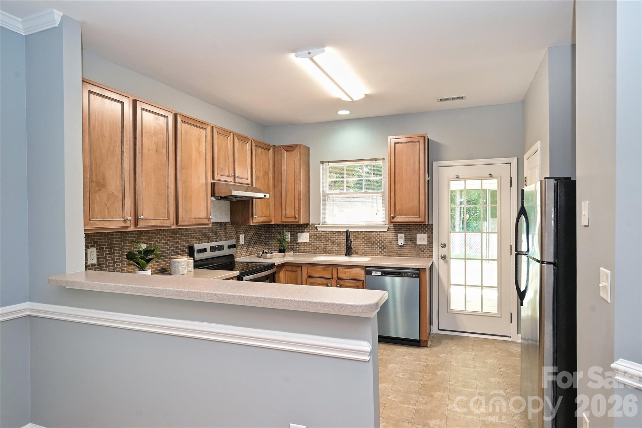 Single Family Residence at 1549 Hammond Drive, Matthews, photo 6 of 28