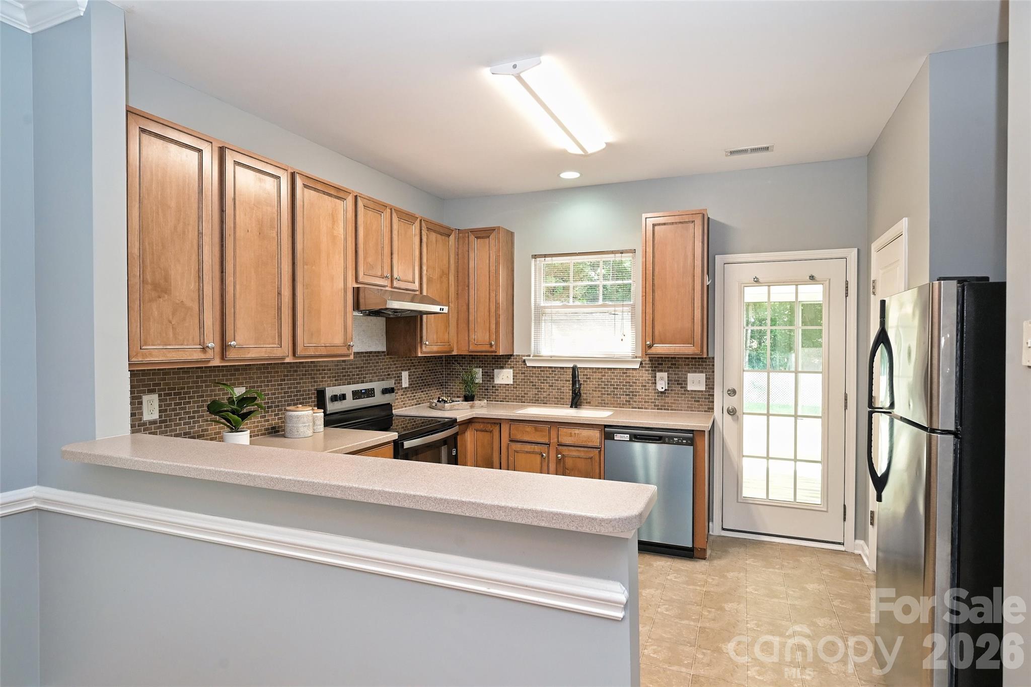 Single Family Residence at 1549 Hammond Drive, Matthews, photo 8 of 28