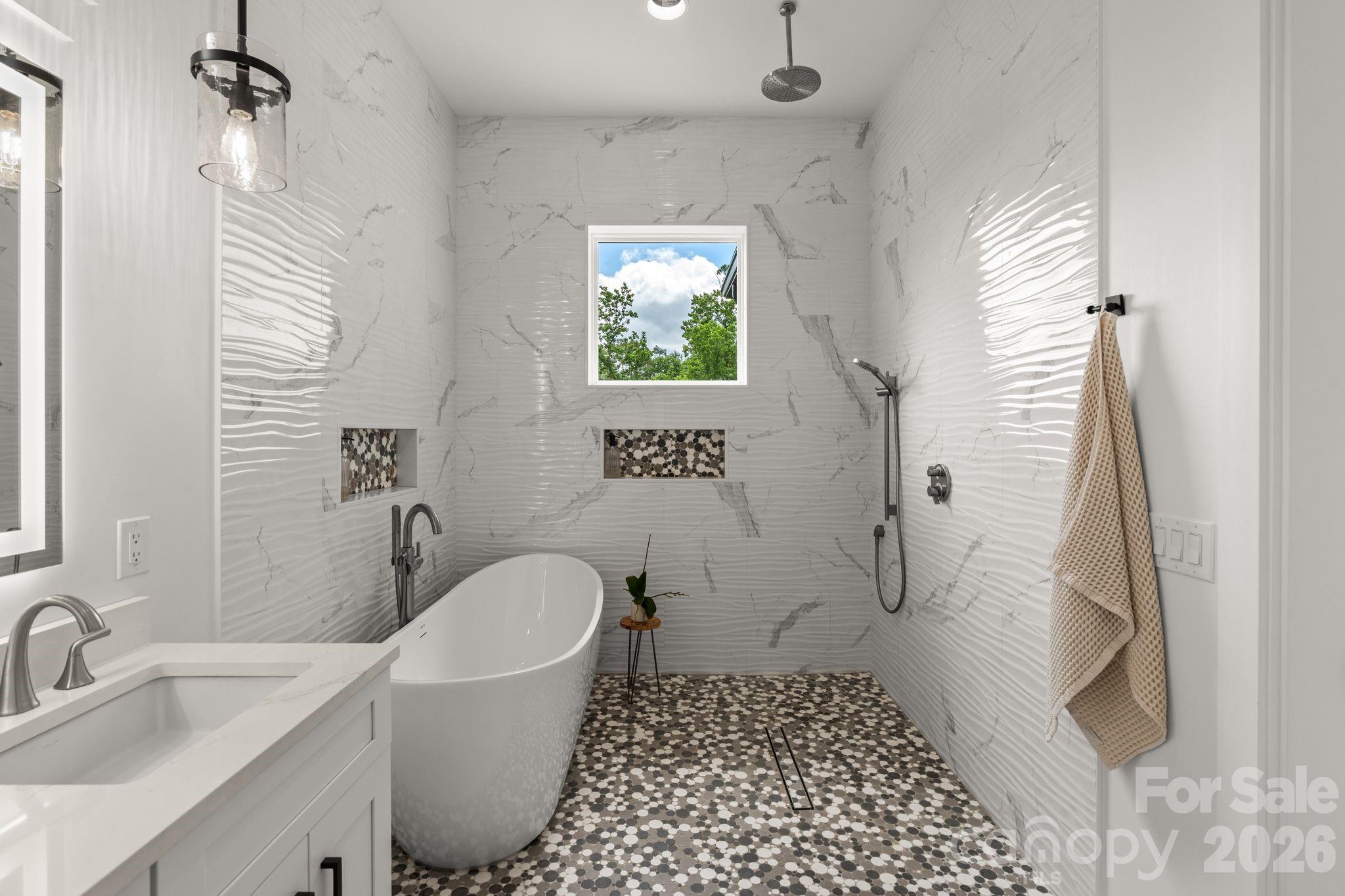 Tub & Shower - 7 Temujin Drive, Leicester
