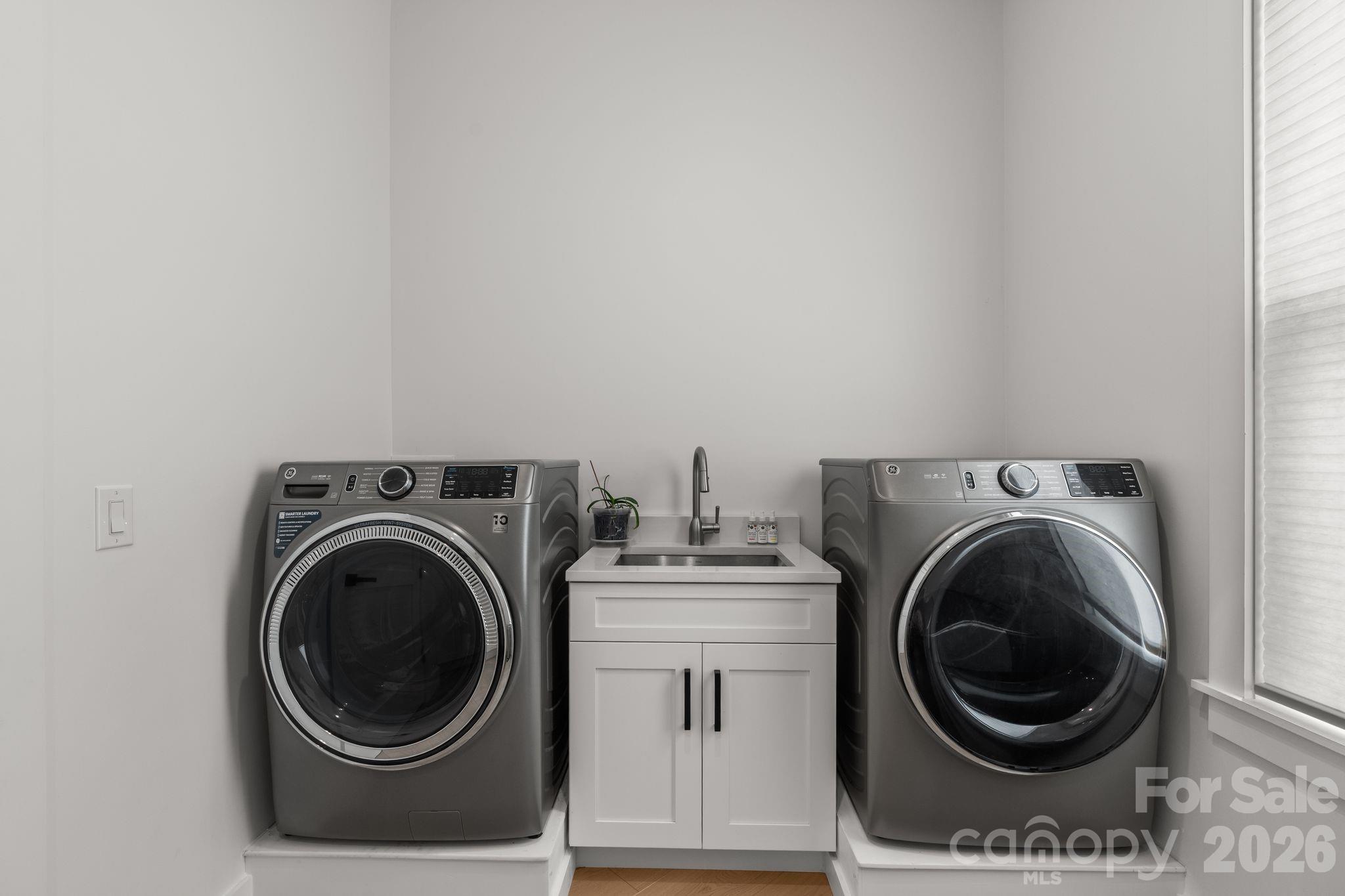 Raised washer & Dryer ( Main Laundry - 7 Temujin Drive, Leicester