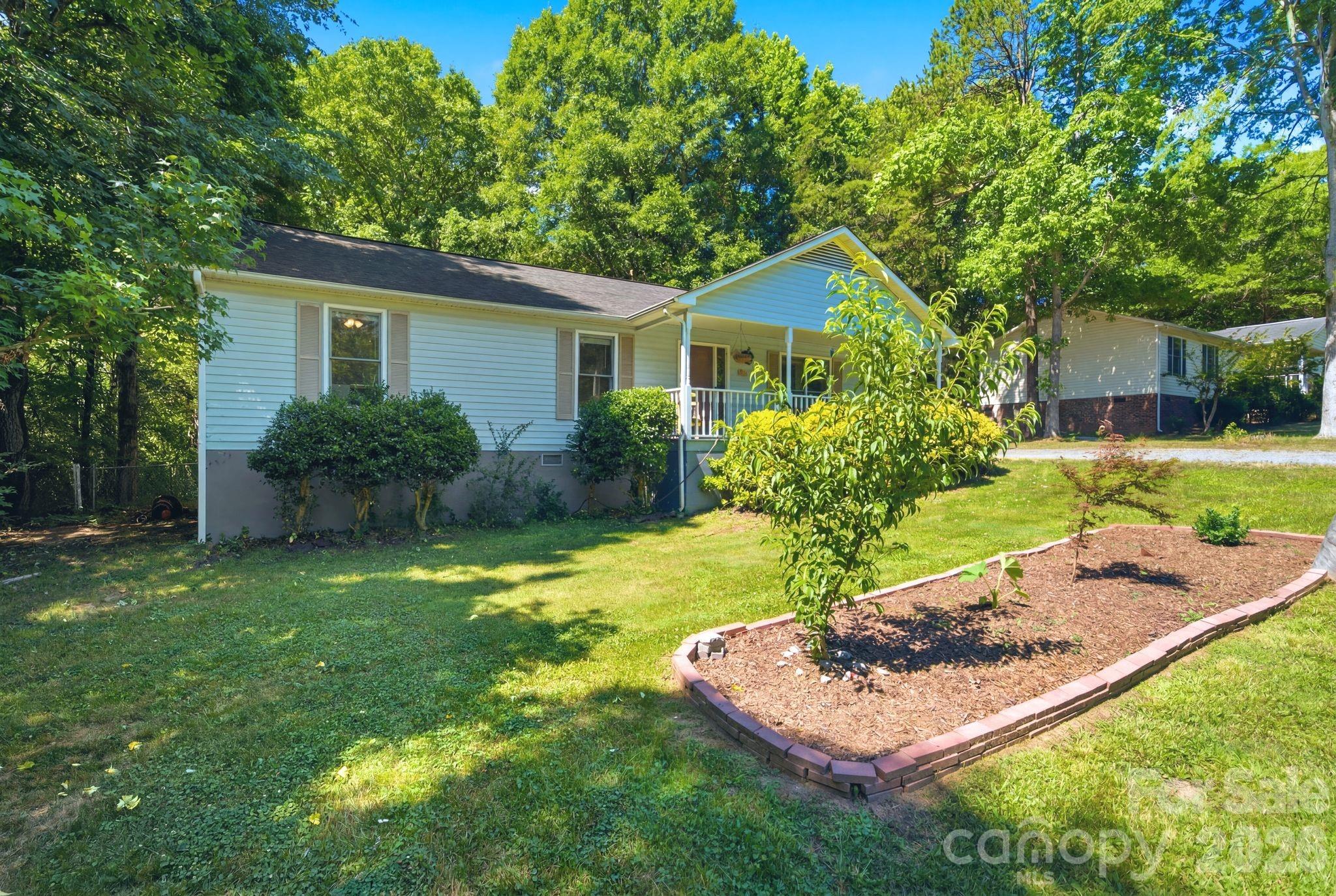 Single Family Residence at 1949 Ridge Road, Clover, photo 3 of 24