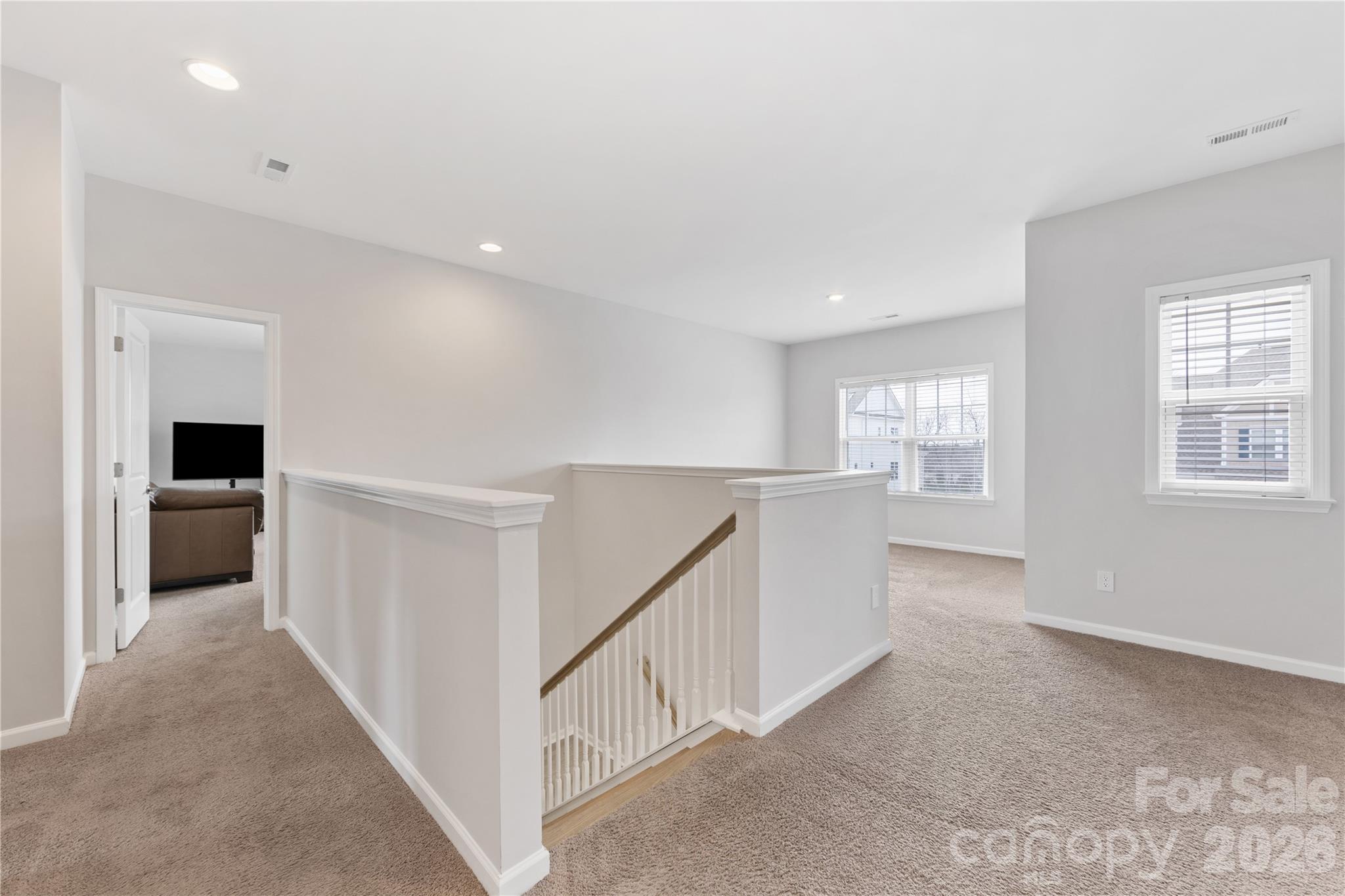 upstairs landing - 346 W Waterlynn Road, Mooresville
