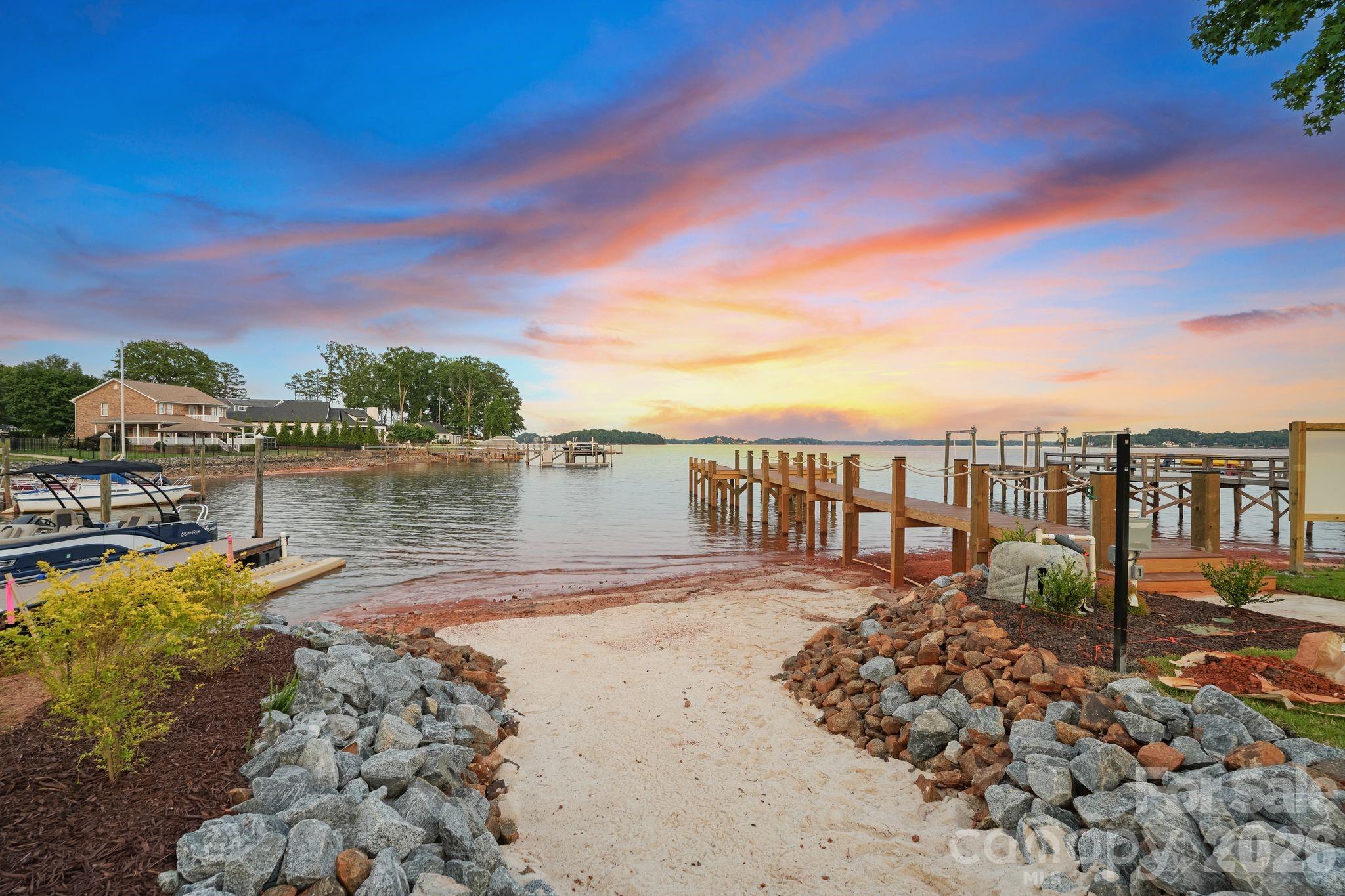 Easy entry for paddle boards/kayaks - 2494 Primm Road, Denver