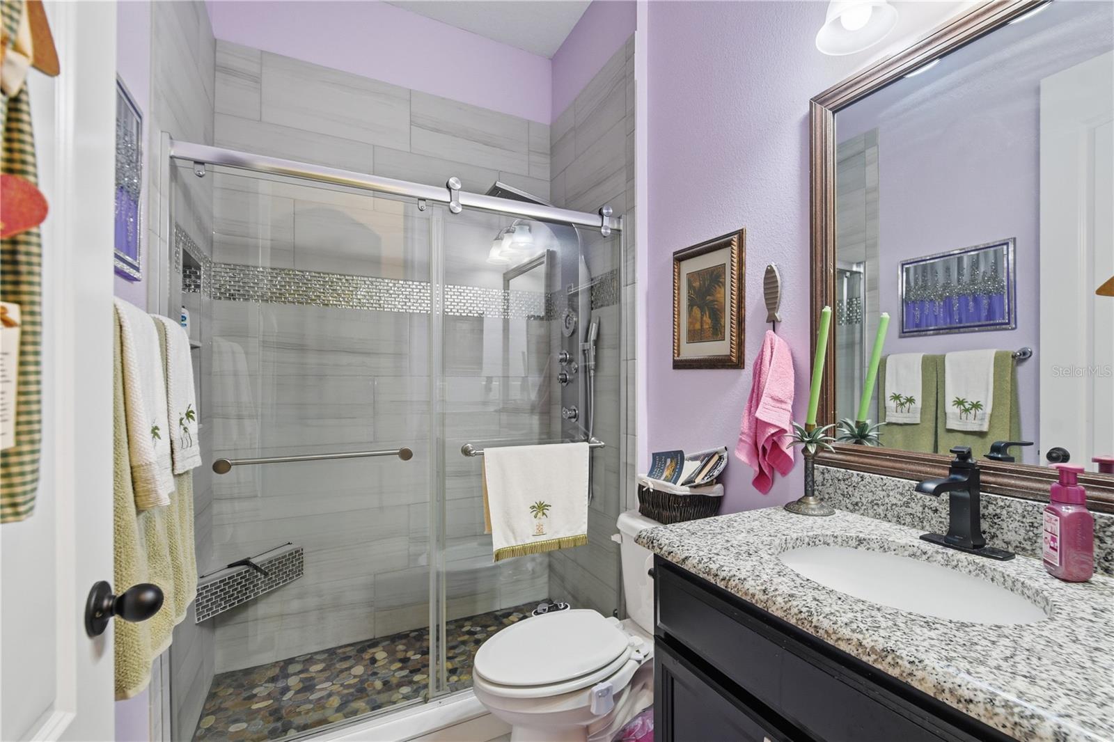 Guest Bath with granite counter tops - 225 BIRCHWOOD DR, PALM COAST
