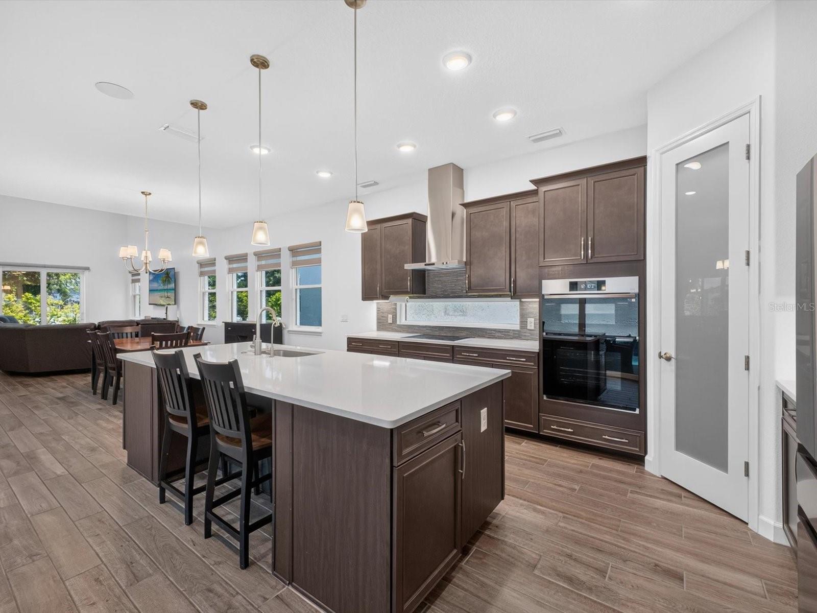 Gourmet Kitchen - 196 HAMPTON LOOP, DAVENPORT