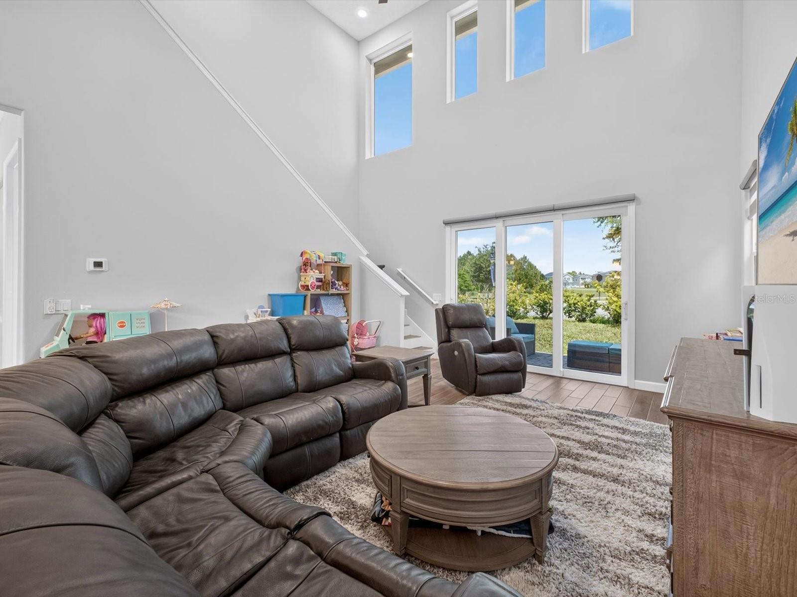 20' ceilings with so much natural light - 196 HAMPTON LOOP, DAVENPORT