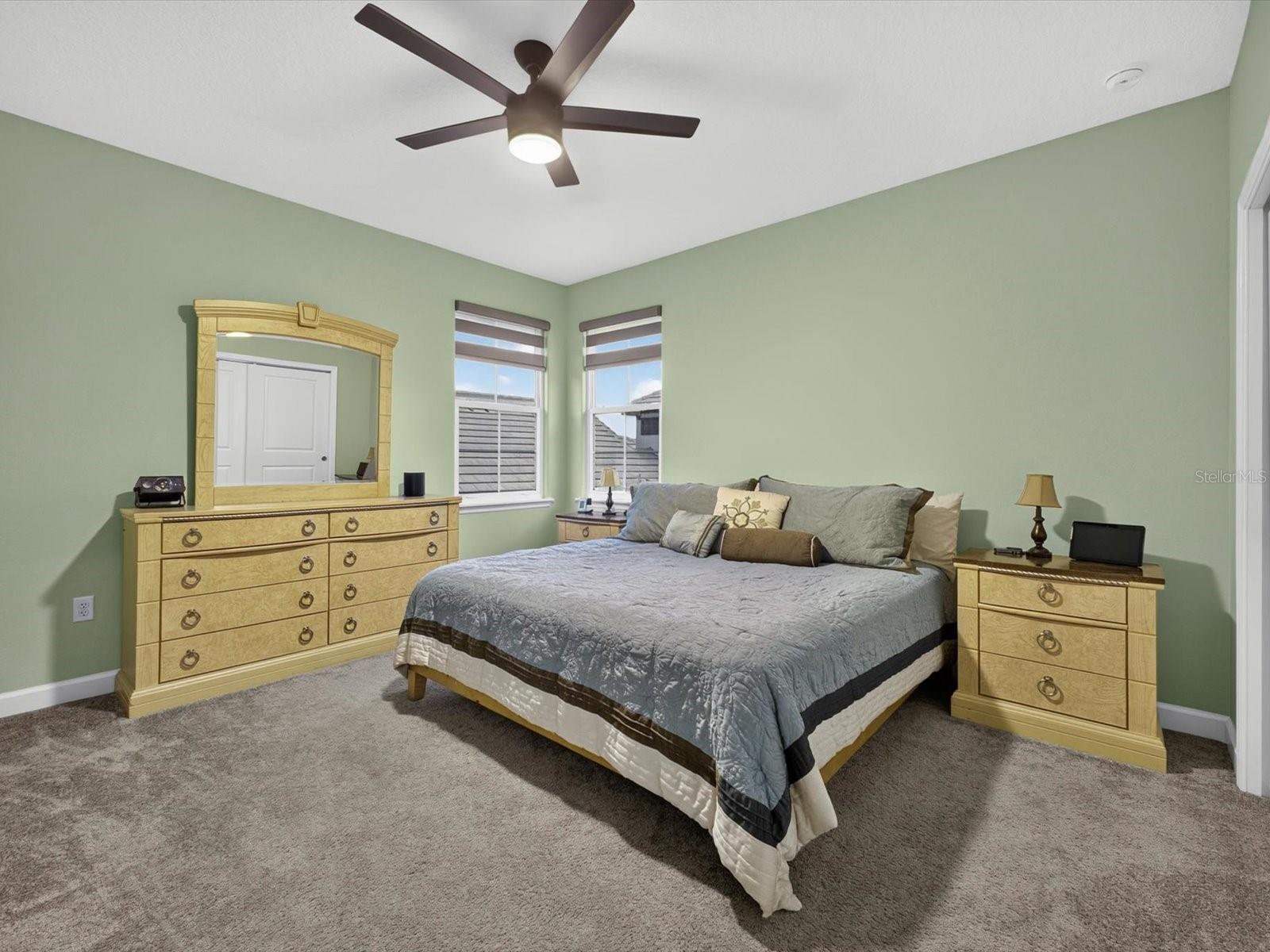 Large Bedroom 2 - 196 HAMPTON LOOP, DAVENPORT