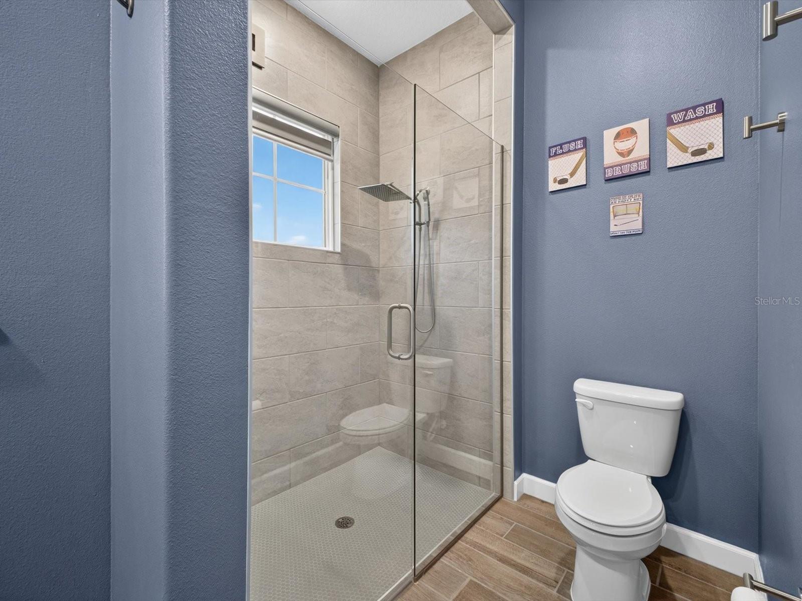 Pool house walk-in shower - 196 HAMPTON LOOP, DAVENPORT