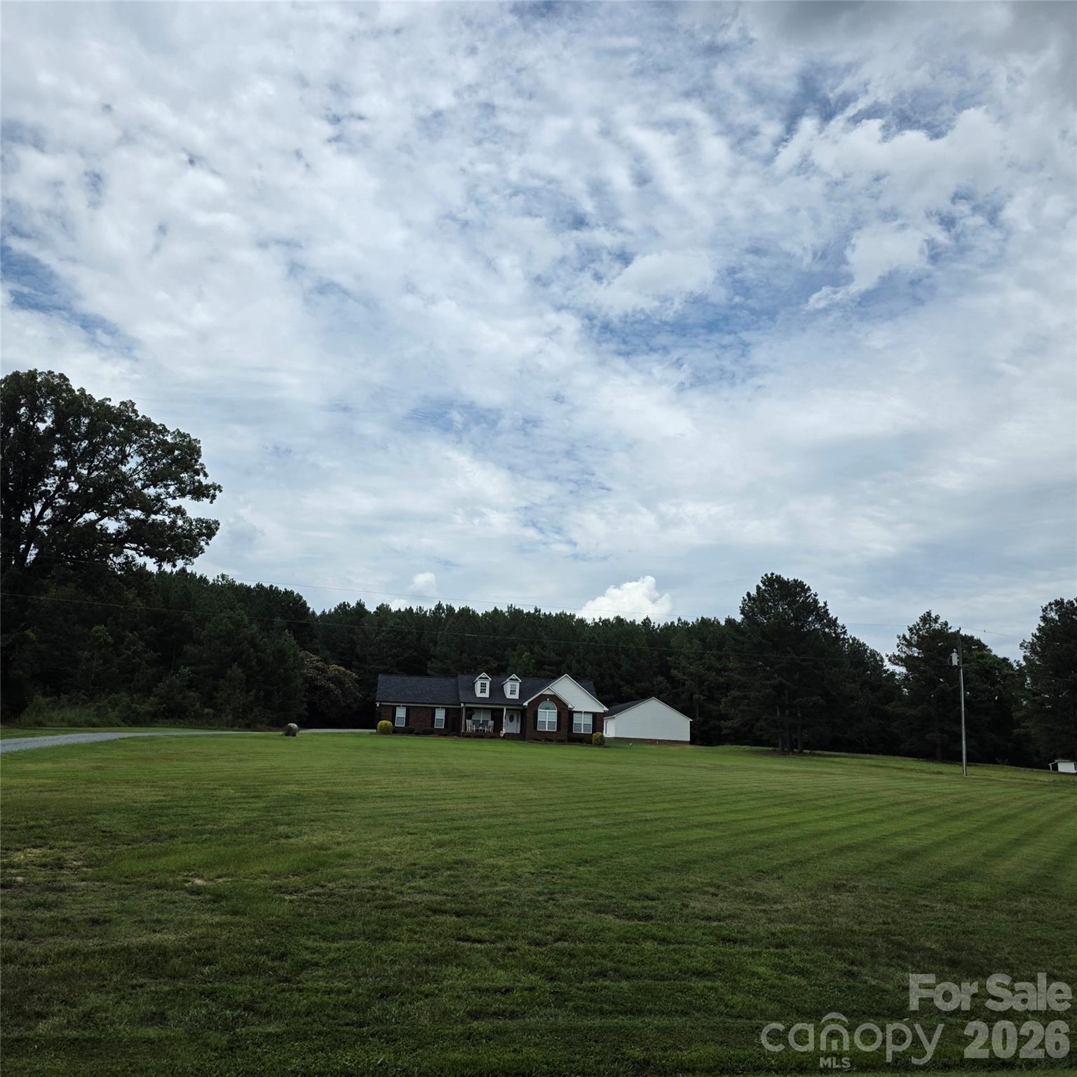 Single Family Residence at 6901 Potter Road S, Waxhaw, photo 7 of 47
