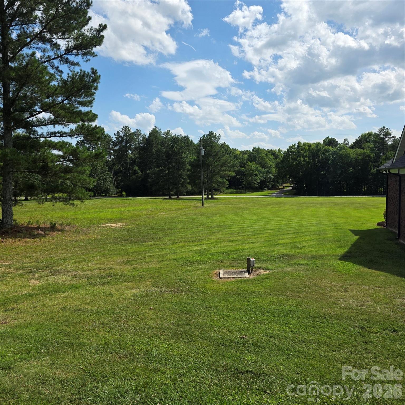 Single Family Residence at 6901 Potter Road S, Waxhaw, photo 11 of 47