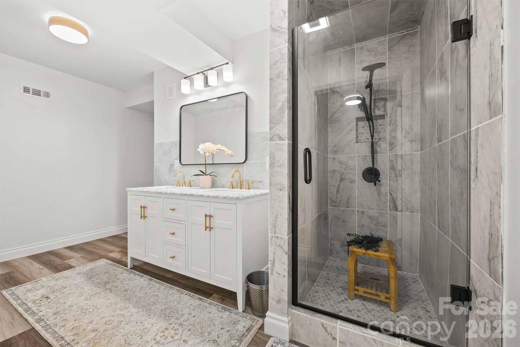 Full Bathroom in 2nd Living Quarters - 121 Isle Run Drive, Mooresville