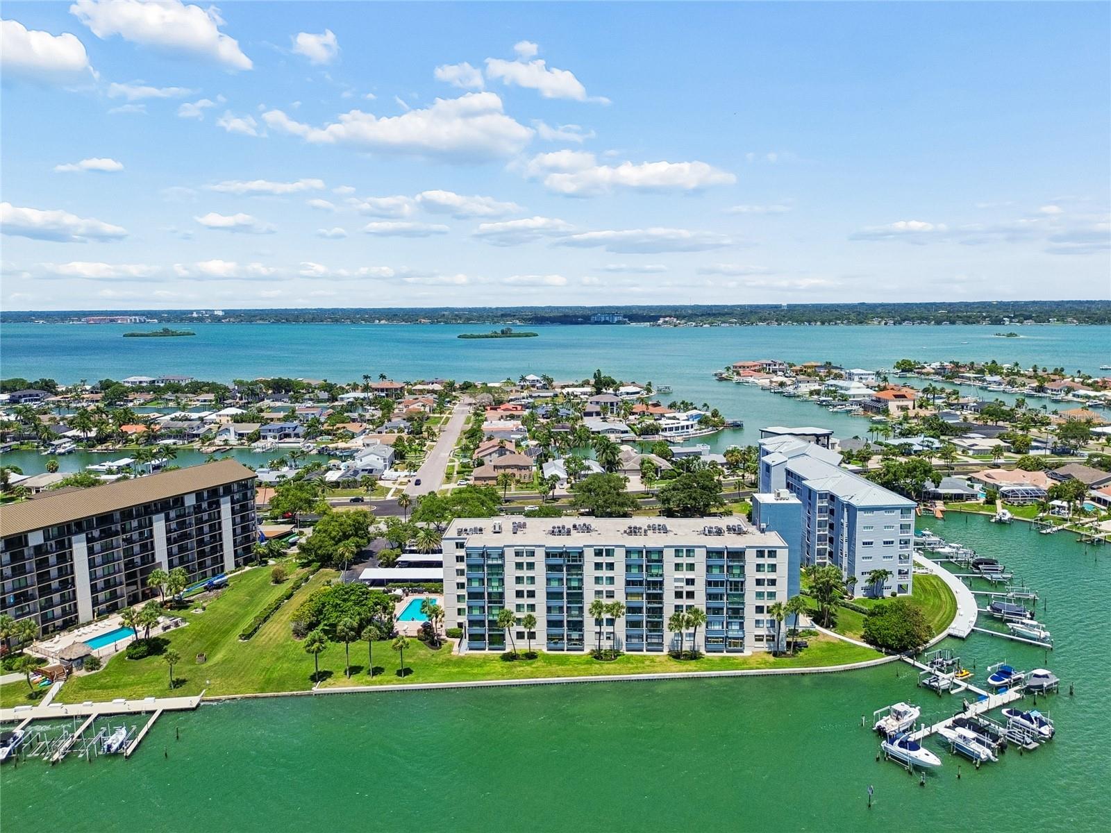 644 ISLAND WAY #405