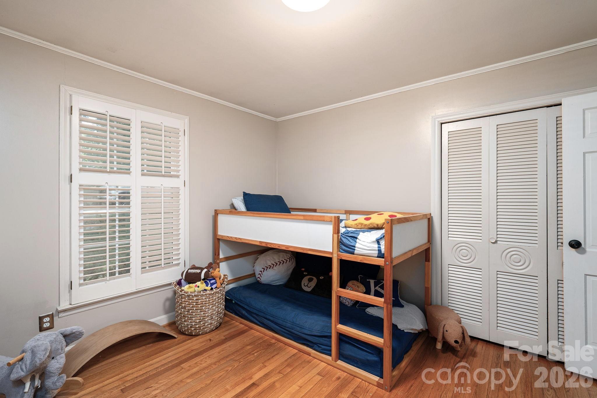 Single Family Residence at 504 Dogwood Lane, Belmont, photo 26 of 33
