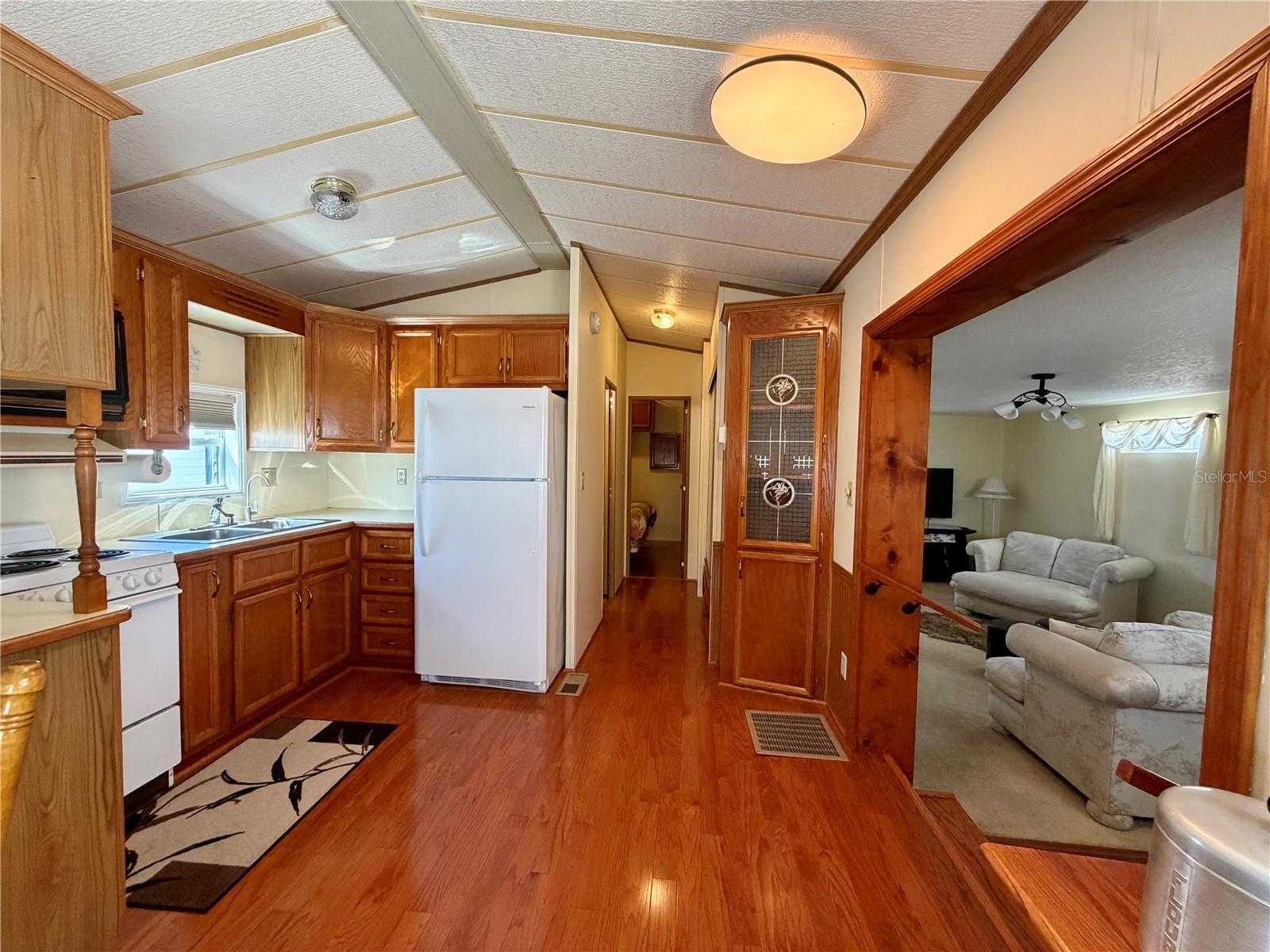Manufactured Home at 538 CENTER CREST BLVD, DAVENPORT, photo 9 of 28