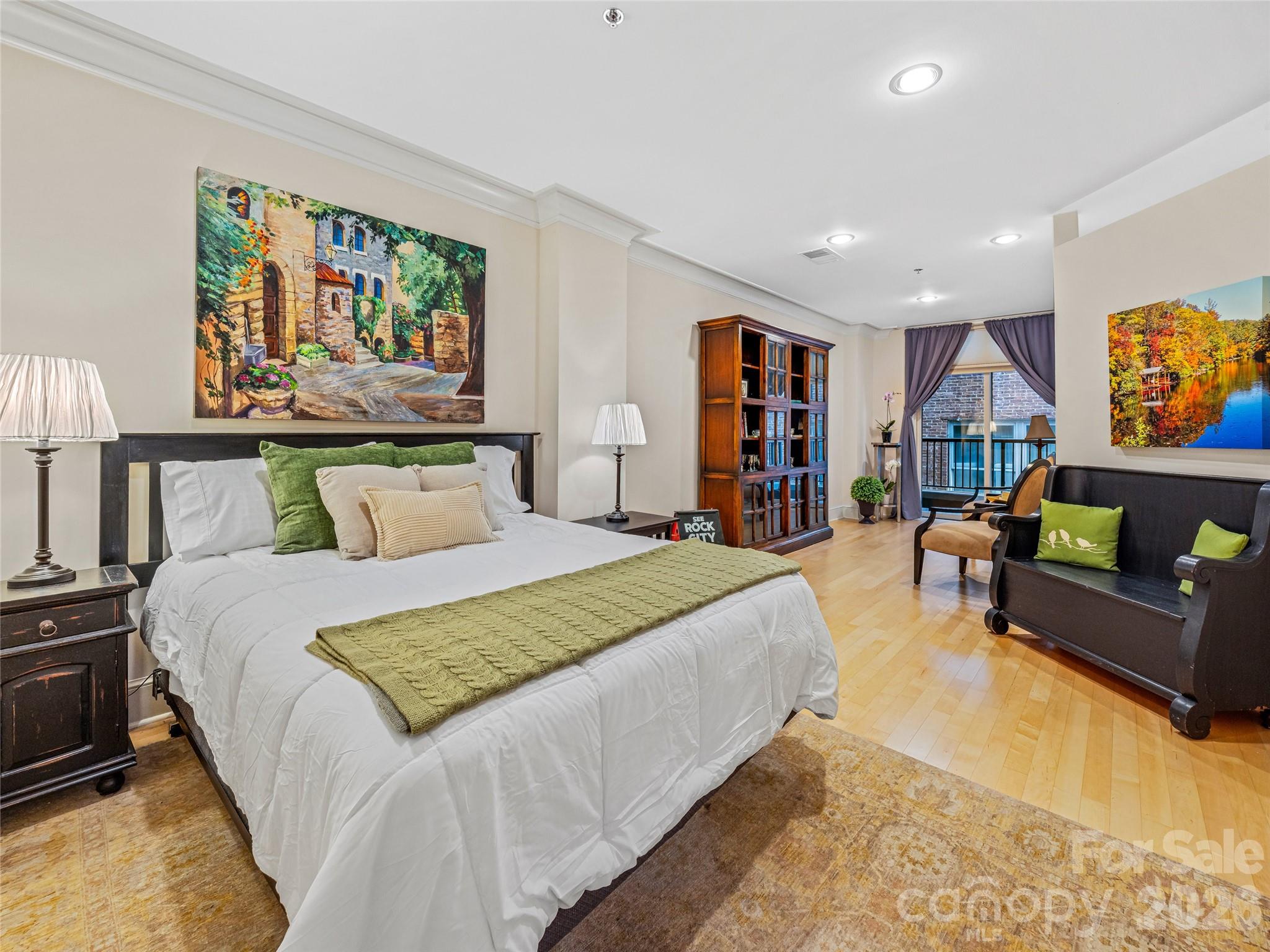 Condominium at 21 Battery Park Avenue, Asheville, photo 17 of 39