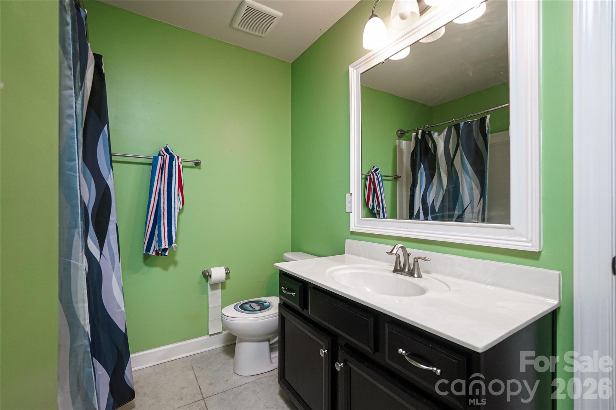 shared bedroom bath - 1238 Stonecrest Boulevard, Fort Mill