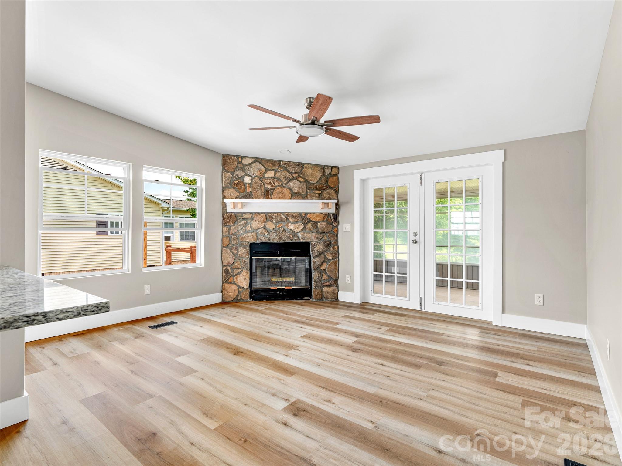 Single Family Residence at 448 Riverwind Drive, Hendersonville, photo 4 of 43