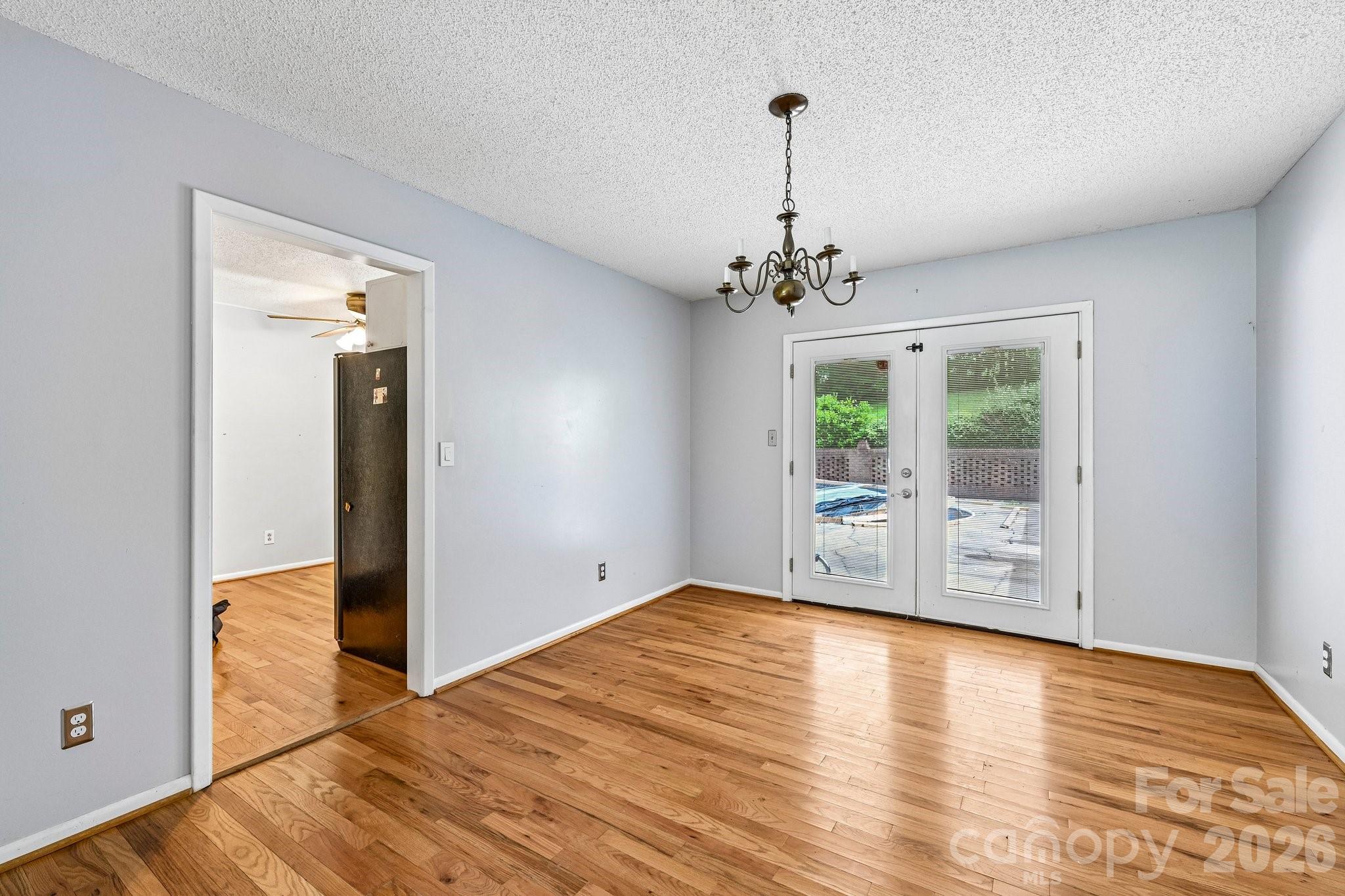 Single Family Residence at 8417 Rolling Hills Avenue, Hickory, photo 8 of 42