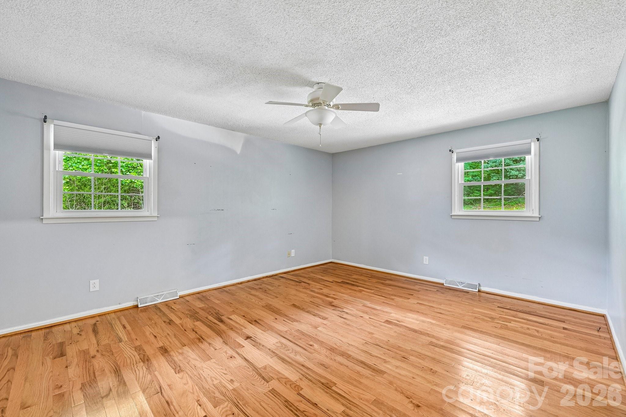 Single Family Residence at 8417 Rolling Hills Avenue, Hickory, photo 14 of 42