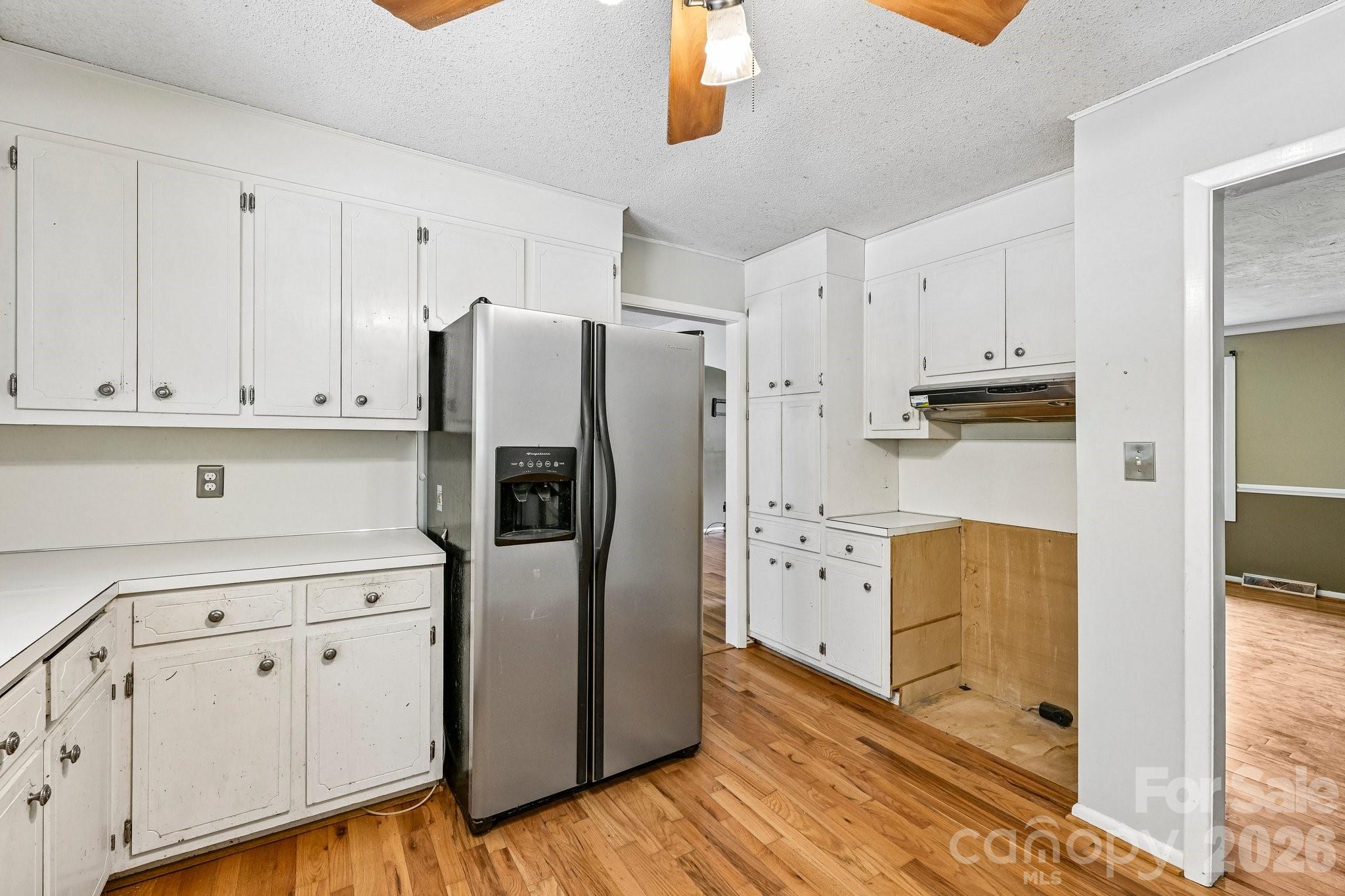 Single Family Residence at 8417 Rolling Hills Avenue, Hickory, photo 19 of 42