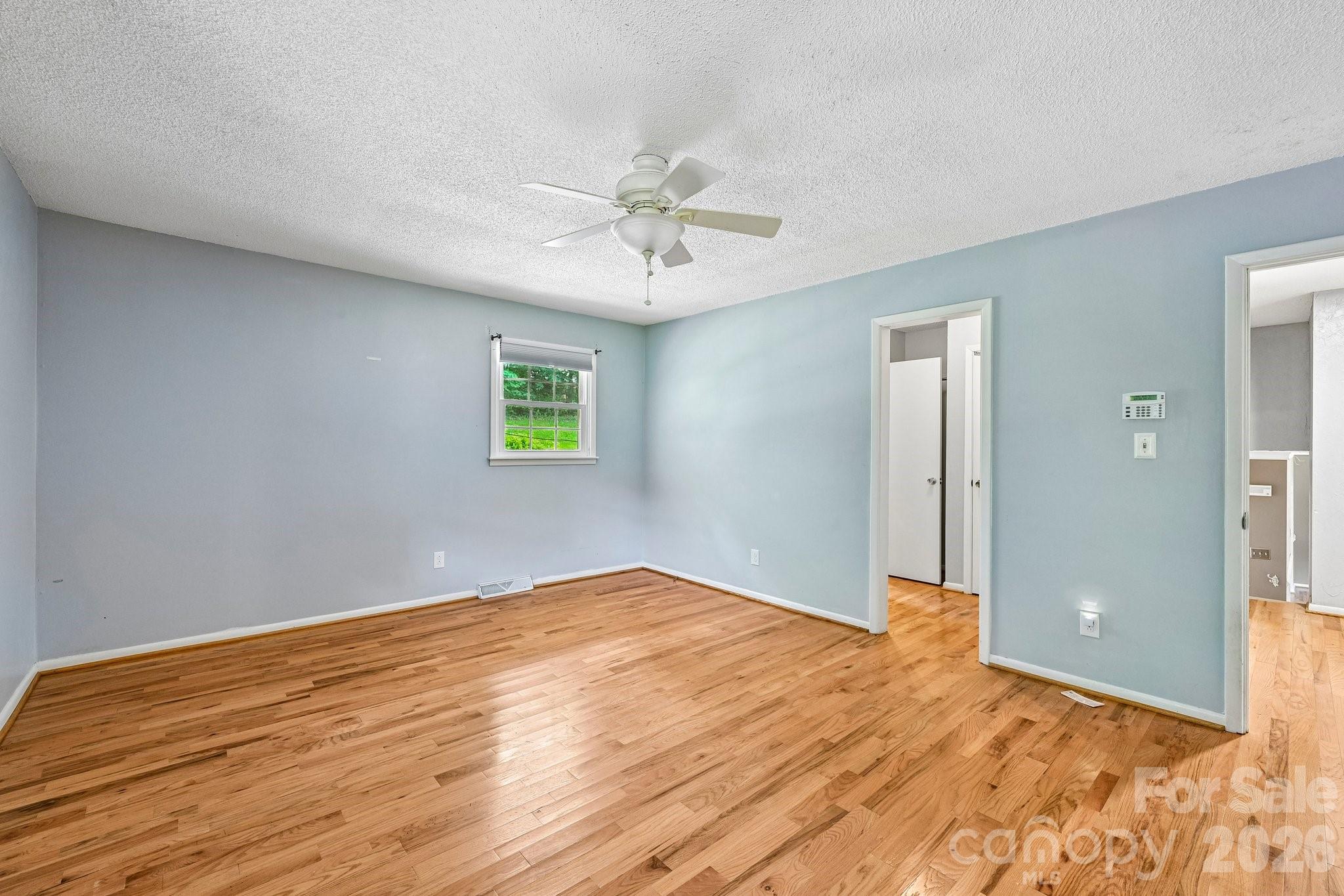 Single Family Residence at 8417 Rolling Hills Avenue, Hickory, photo 21 of 42