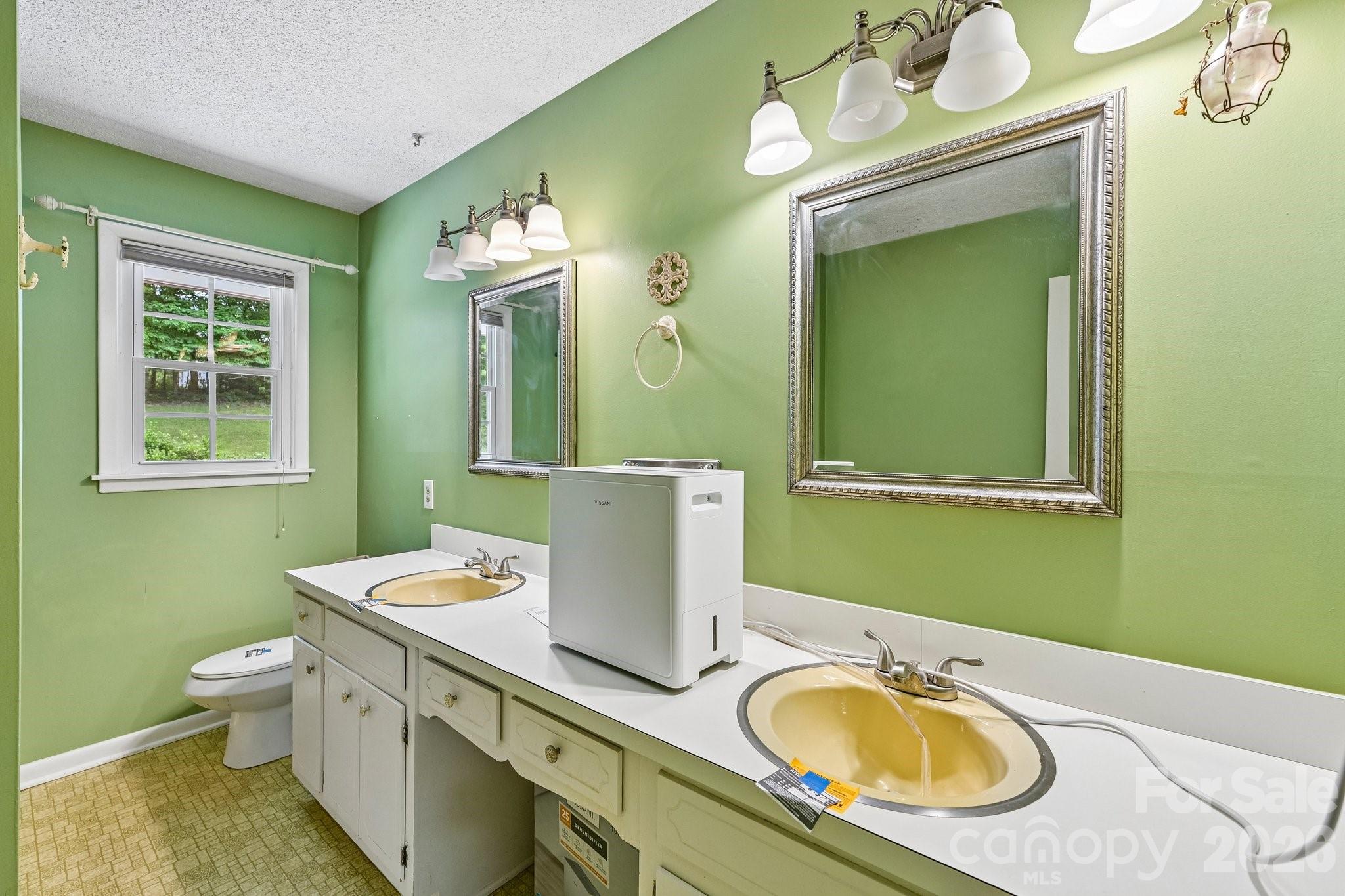 Single Family Residence at 8417 Rolling Hills Avenue, Hickory, photo 22 of 42