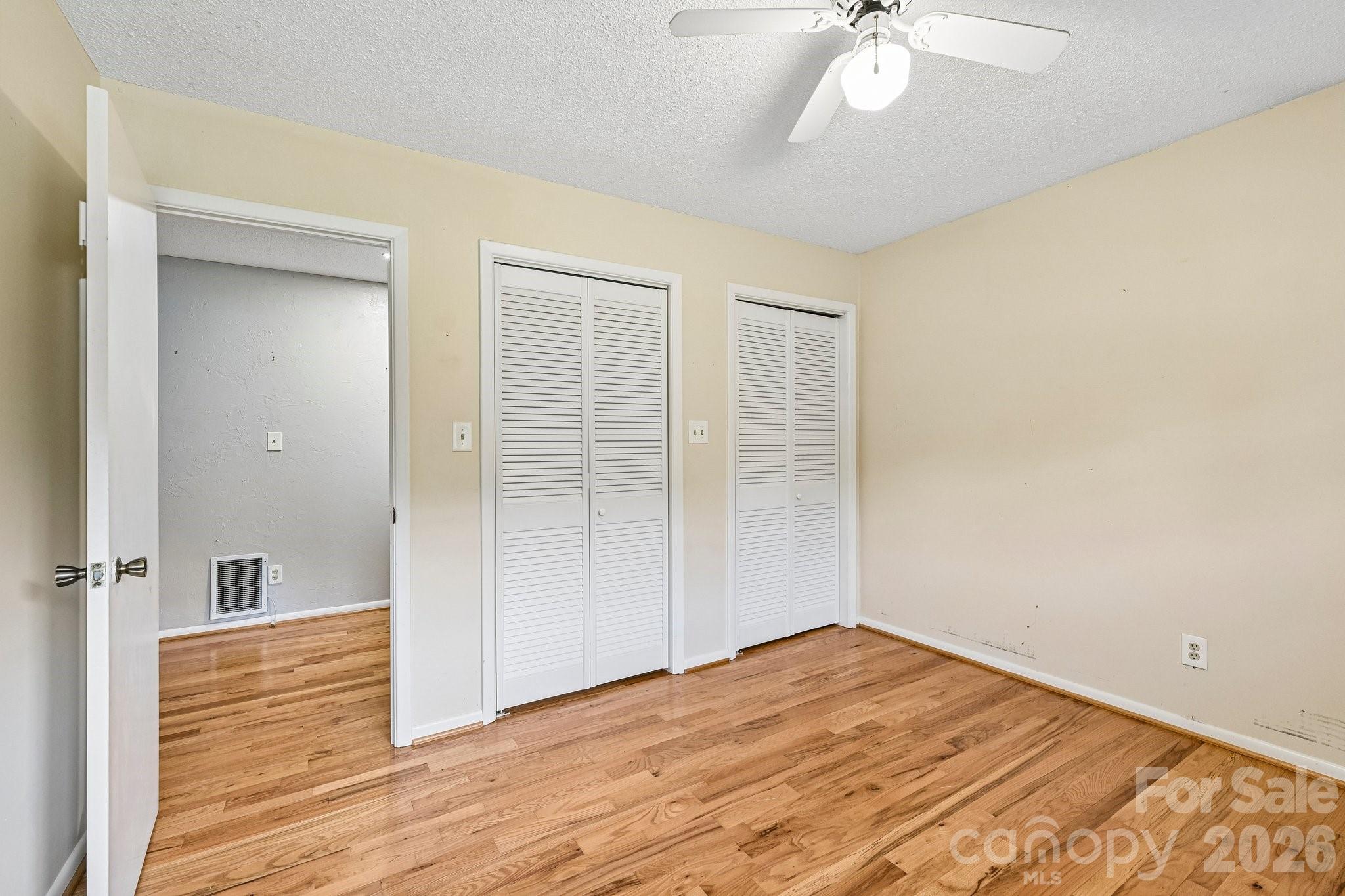 Single Family Residence at 8417 Rolling Hills Avenue, Hickory, photo 24 of 42