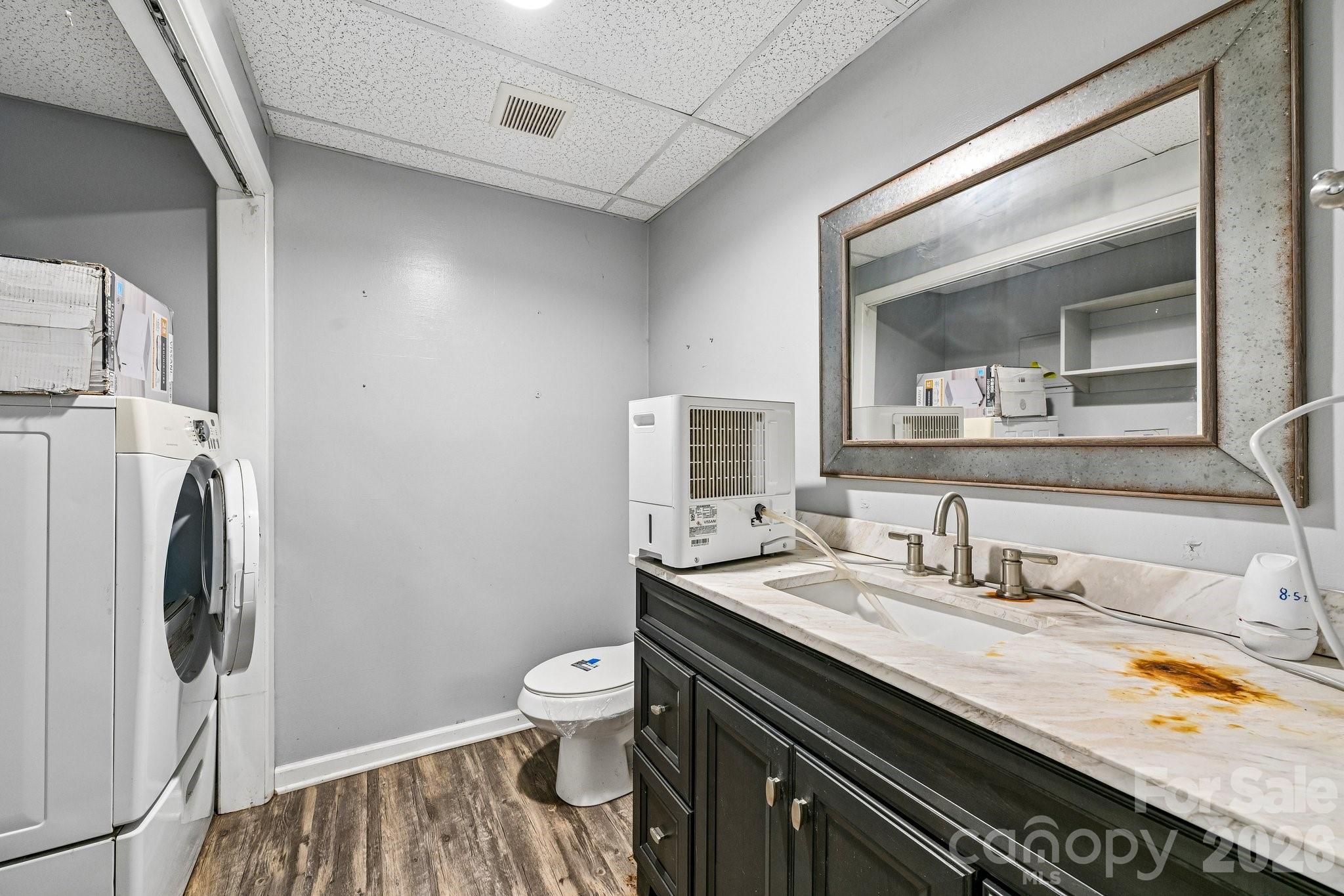 Single Family Residence at 8417 Rolling Hills Avenue, Hickory, photo 29 of 42
