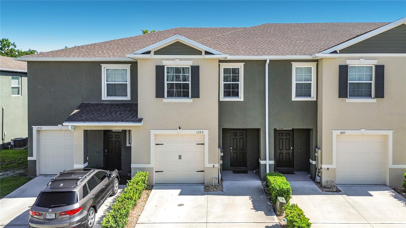 1229 YELLOW FINCH DR