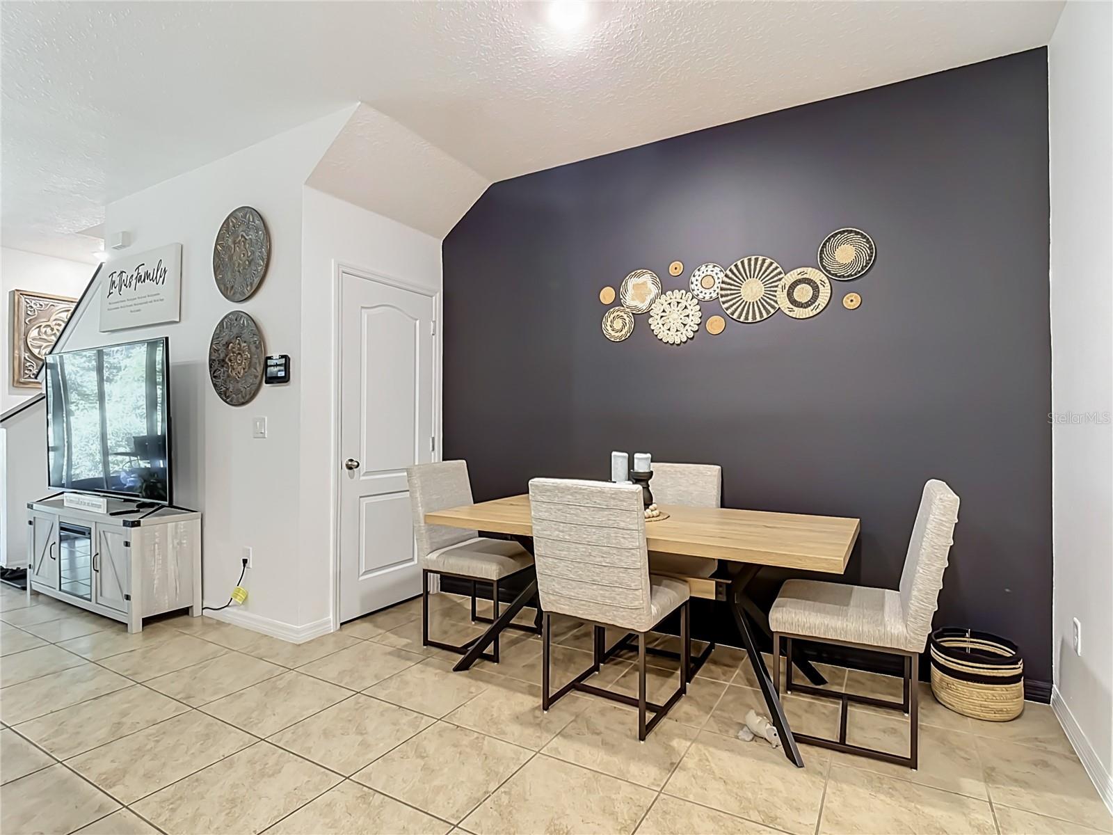 Townhouse at 1229 YELLOW FINCH DR, DAVENPORT, photo 4 of 21