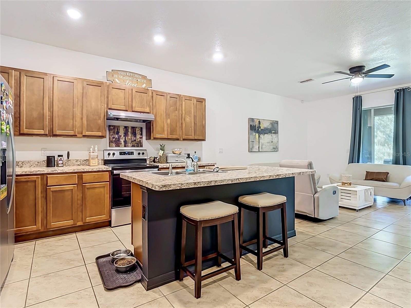 Townhouse at 1229 YELLOW FINCH DR, DAVENPORT, photo 5 of 21