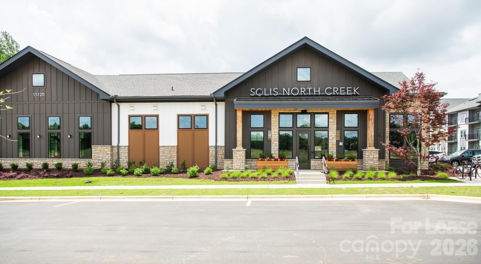 Apartment at 15120 Village Xing Road, Huntersville, photo 2 of 23